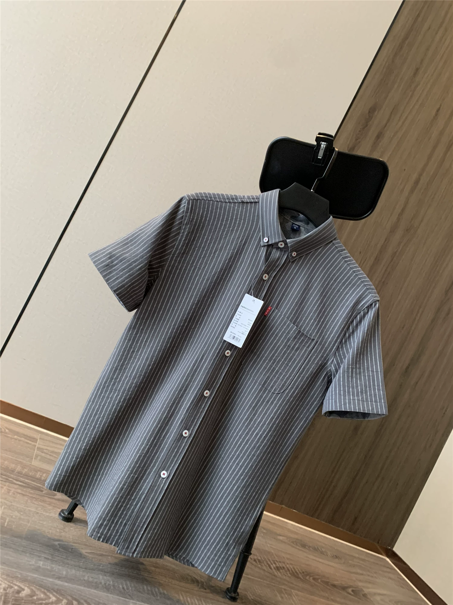 Chất liệu vải cotton mềm mại kiểu Don Quixote! Sọc dọc nhuộm sợi thanh lịch! Áo sơ mi ngắn tay mùa hè dành cho nam