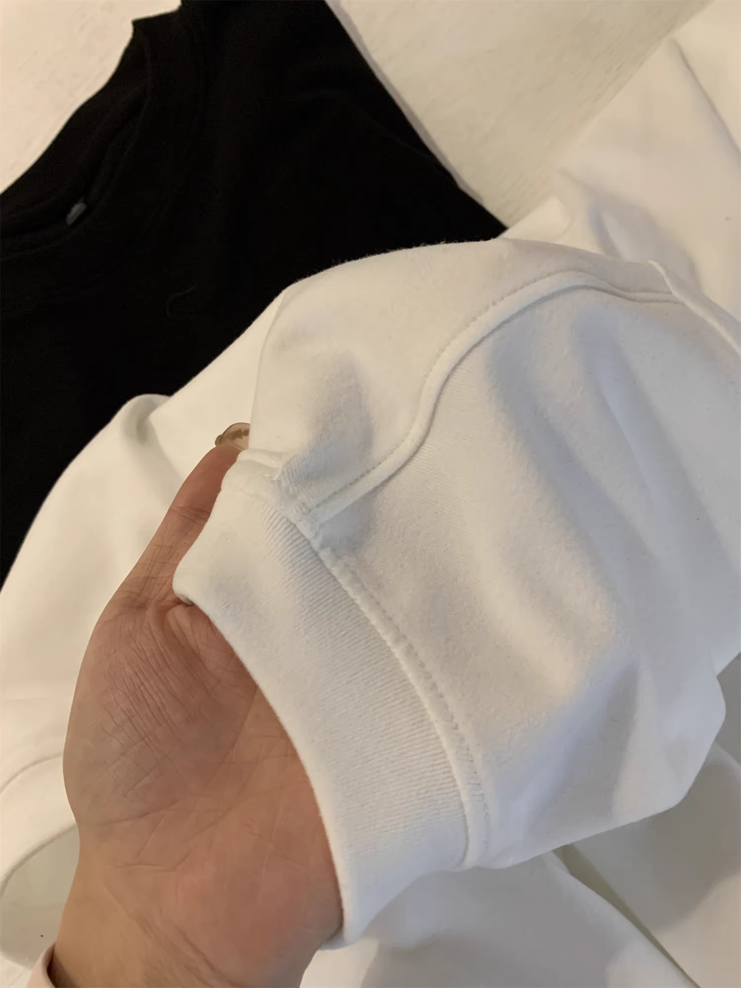 Đơn đặt hàng của công ty Don Quixote ODM! Mềm mại và thân thiện với làn da! Áo thun nam cổ tròn trơn màu co giãn mùa thu đông.