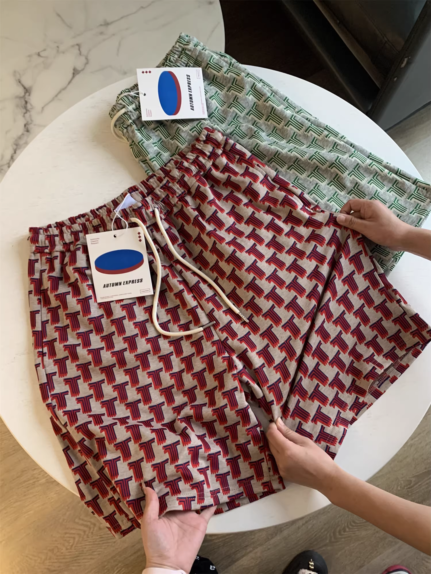 Don Quixote là phố đi bộ cao cấp của Mỹ! Quần short dệt jacquard kiểu bãi biển Hawaii, quần short bóng rổ dệt kim dáng thẳng rộng.