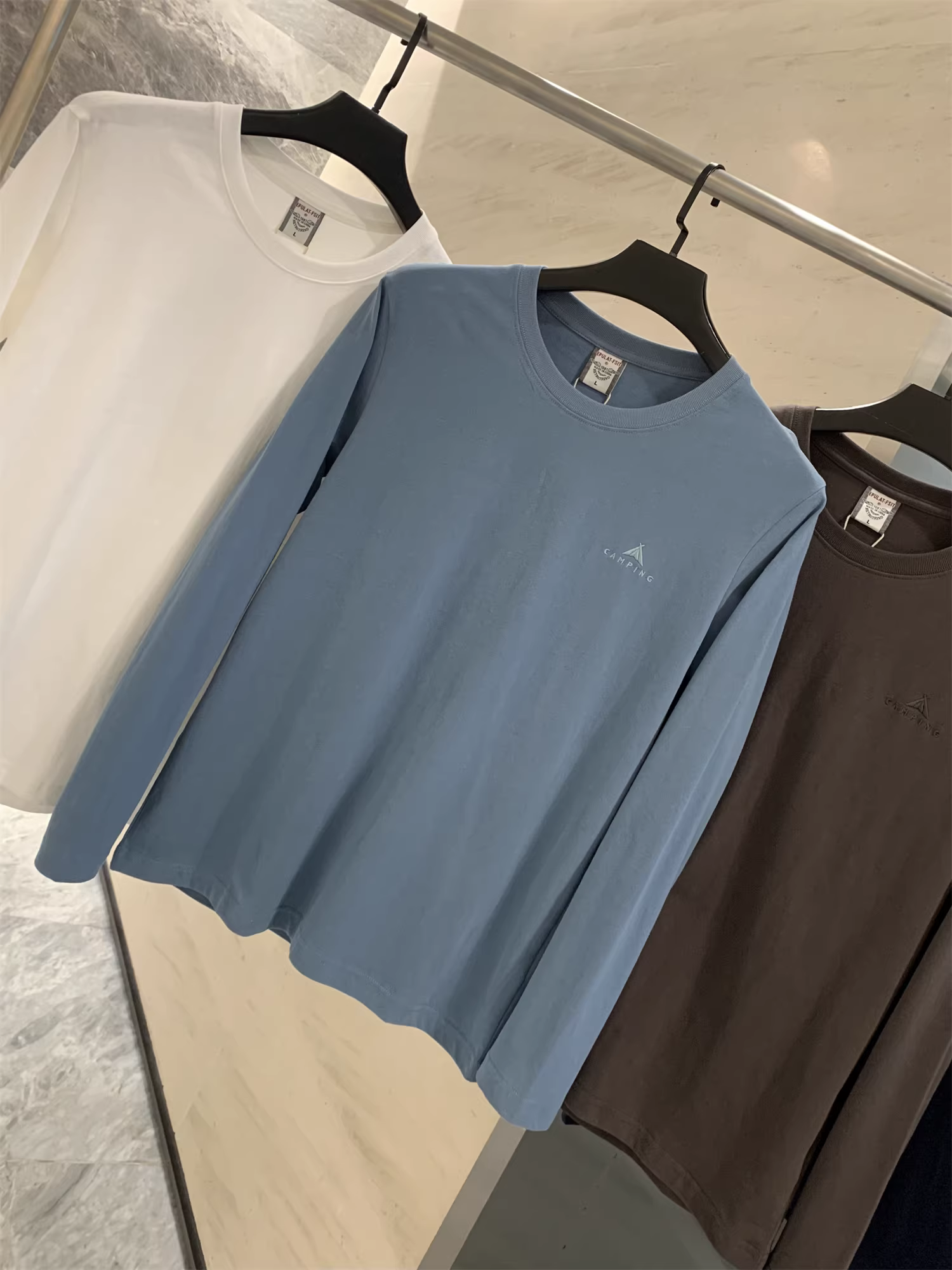 Đơn đặt hàng của công ty Don Quixote ODM! 100% cotton! Áo thun nam cổ tròn tay dài màu trơn cổ điển, chất liệu lót cơ bản.