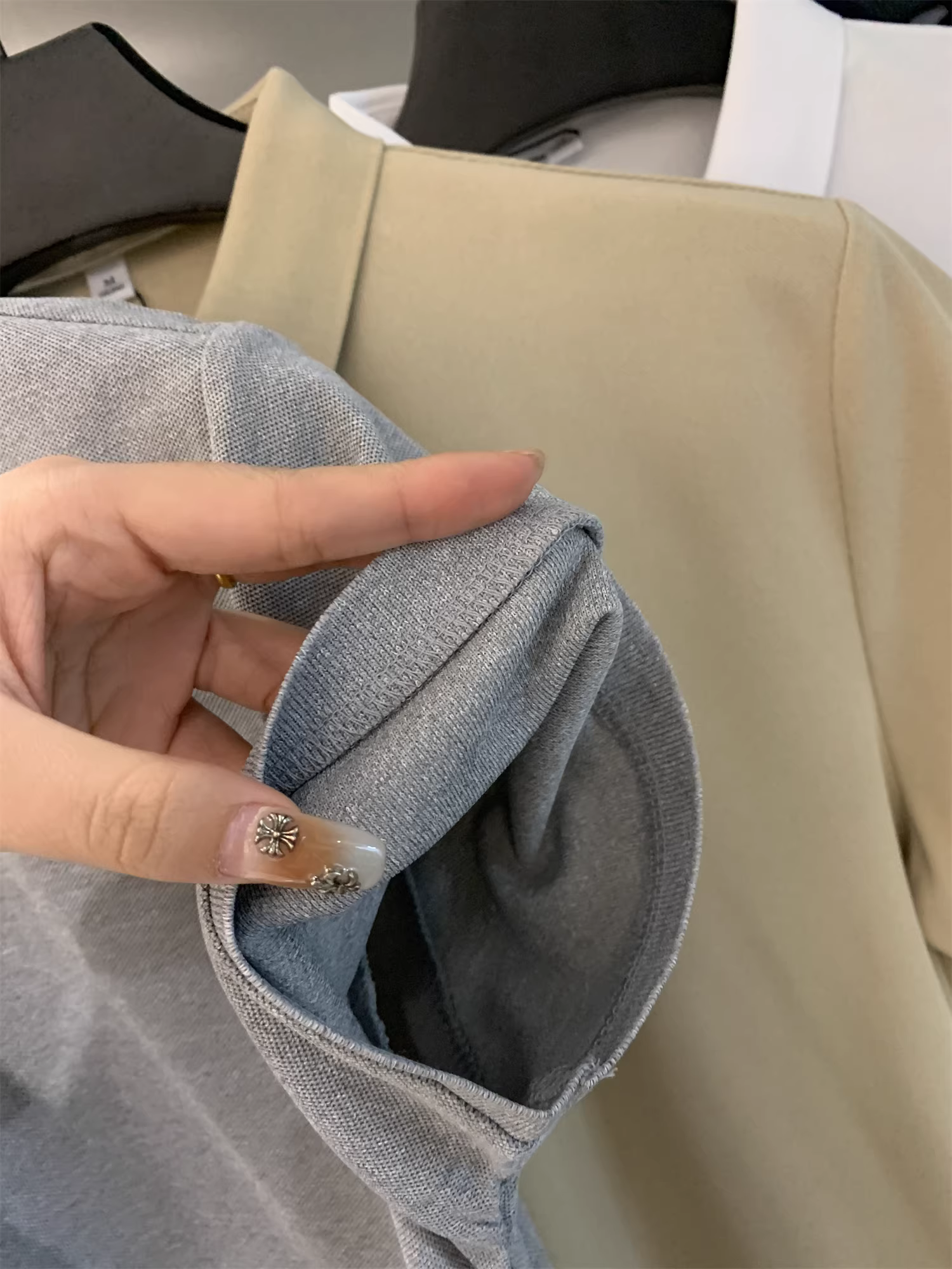 Don Quixote cung cấp vải chống thấm 100%! Áo polo ngắn tay đa năng, chất liệu satin thể thao, kiểu dáng mùa hè dành cho nam.