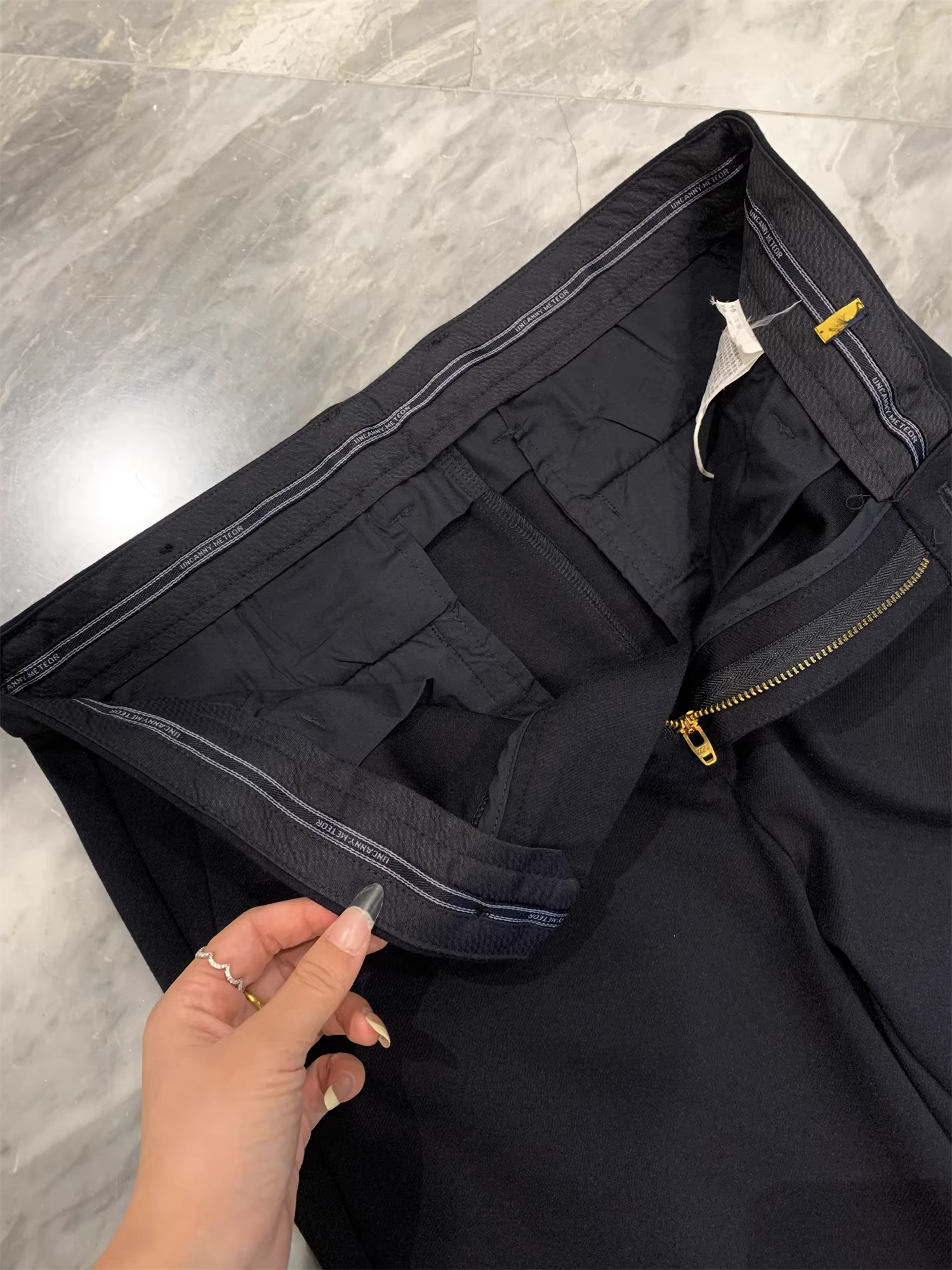 Don Quixote, hàng giảm giá theo chủ đề biển! Giá trong cửa hàng chỉ 398! Quần âu nam ống đứng, chất liệu co giãn thoải mái, lưng trung, phong cách thường ngày, thích hợp cho mùa xuân và mùa thu.