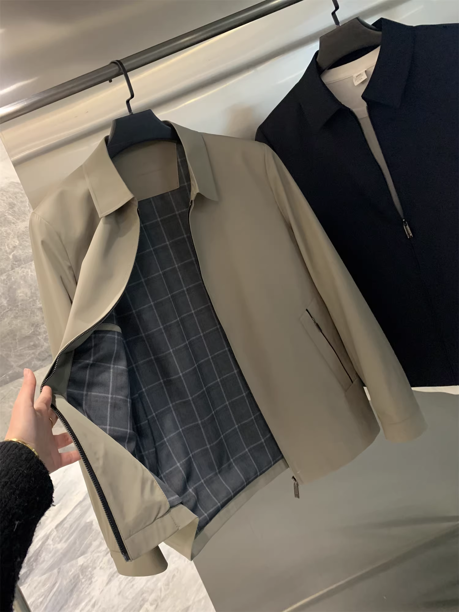 Quản lý kinh doanh Don Quixote! Áo khoác nam nhẹ, chống gió và chống thấm nước, có viền laser.