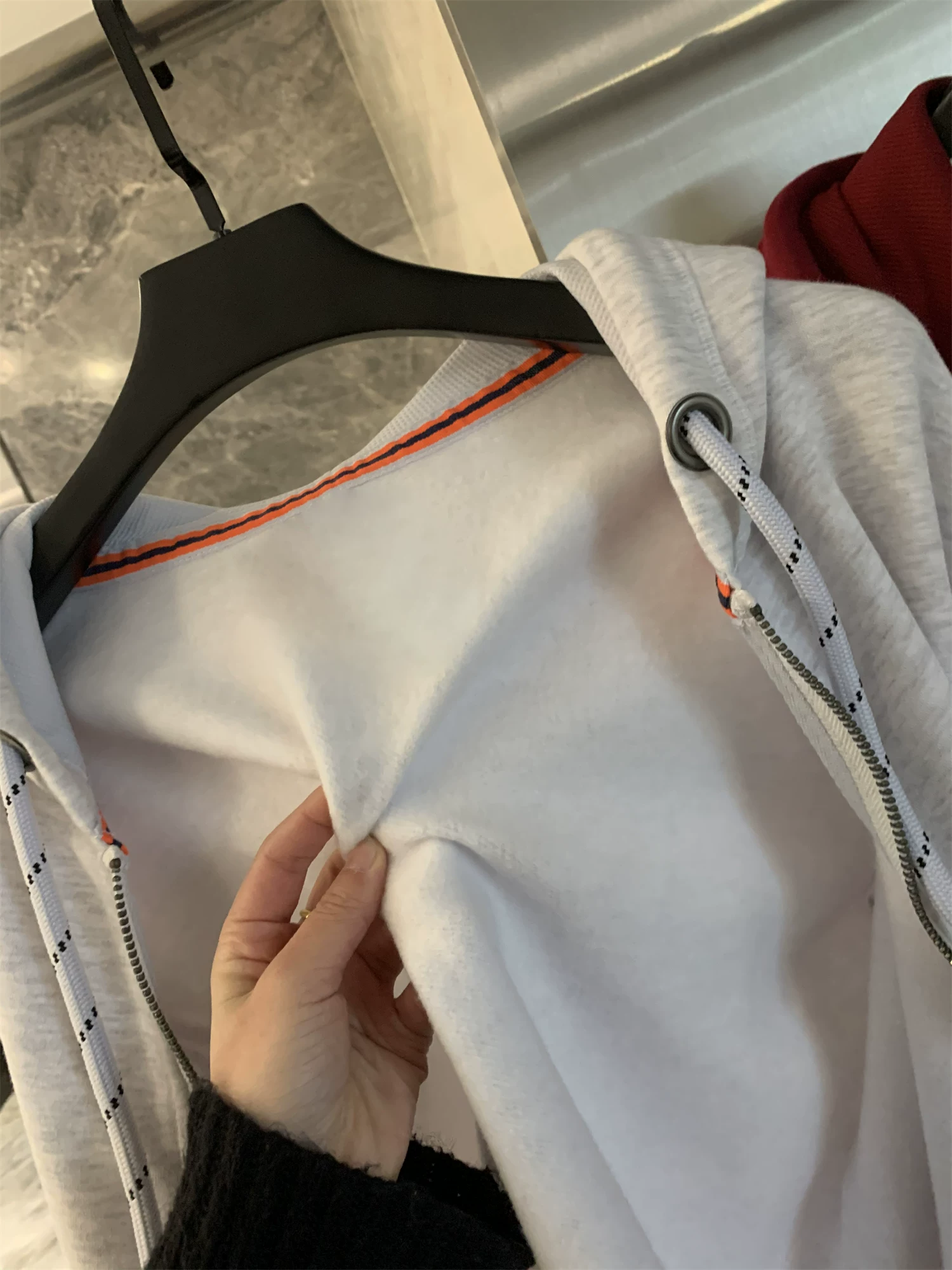 Don Quixote, thứ đẹp tuyệt vời! Áo khoác cardigan có mũ trùm đầu màu trơn ấm áp dành cho nam mùa thu đông.