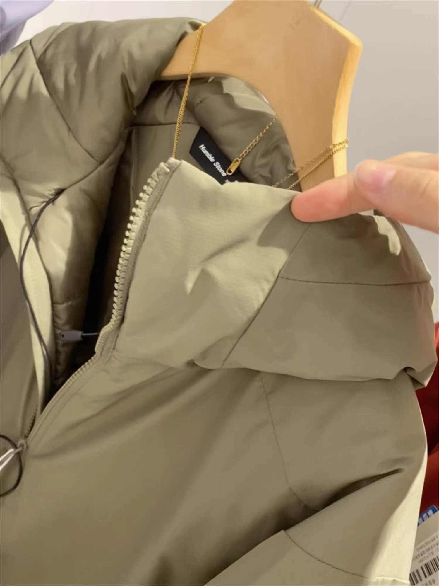 Don Quixote rất ấm áp! Áo khoác cotton nhẹ, chống gió và chống nước mùa thu đông, có lớp lót lông cừu để giữ ấm.