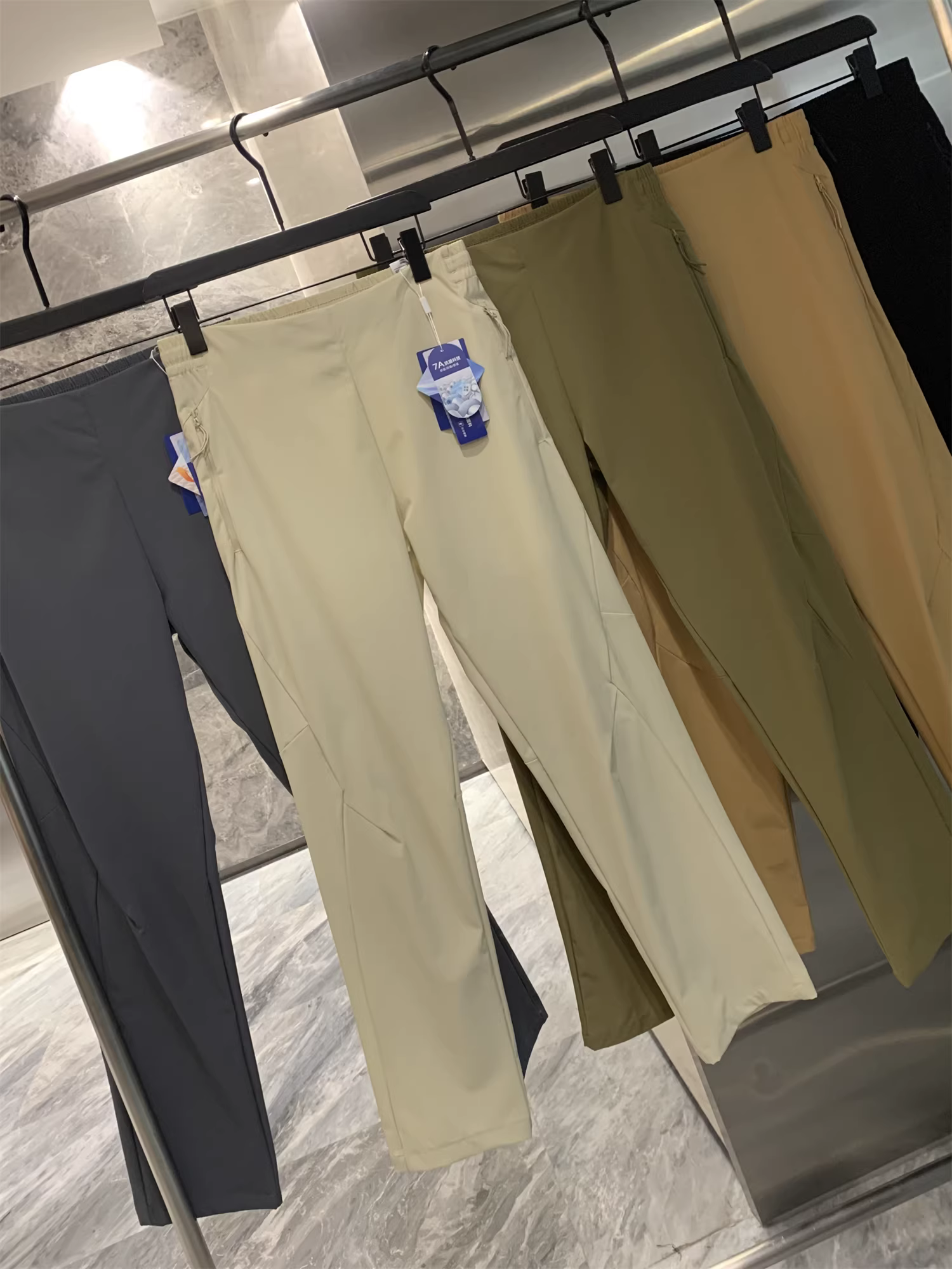 Chuỗi chương trình đào tạo toàn diện Don Quixote! Cắt ba chiều 4D! Nhẹ, nhanh khô, thoáng khí! Quần thường ngày dành cho nam giới mặc ngoài trời mùa hè