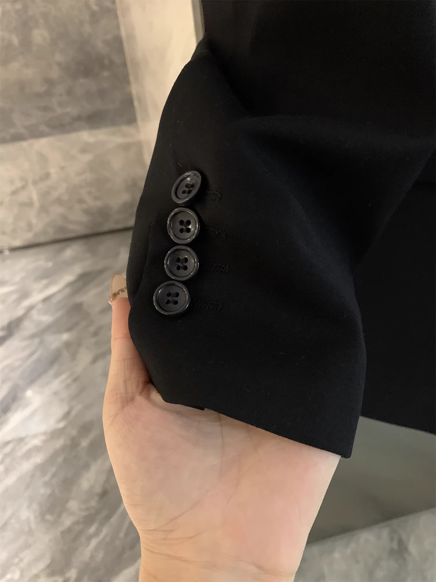 Don Quixote 17900 đang trên quầy! Len siêu mềm 120s! Bộ vest công sở cao cấp thu đông dành cho nam.