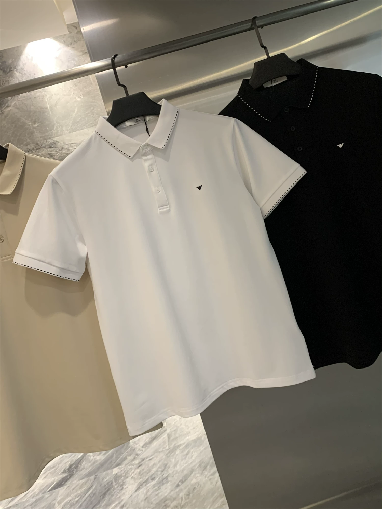 Phong cách nhà thiết kế Don Quixote! Chất liệu cotton pique sợi mịn! Áo polo nam ngắn tay thêu tinh tế, xu hướng mùa hè.