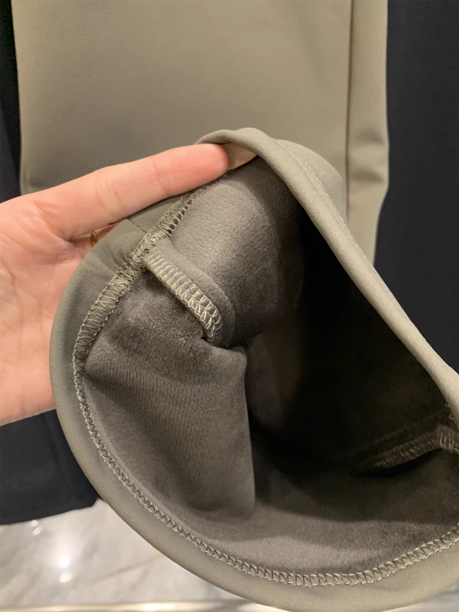 Don Quixote mang phong cách kinh doanh giản dị! Lớp lót lông cừu tích hợp và được làm dày! Quần âu ống đứng màu trơn ấm áp mùa thu đông dành cho nam.