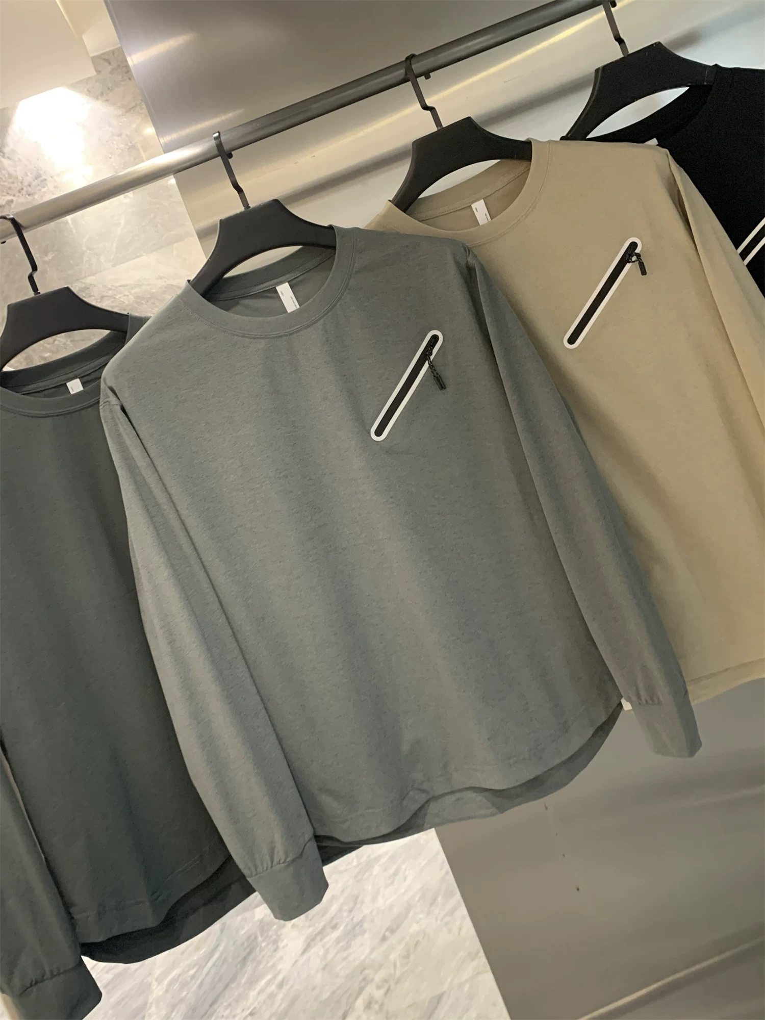 Don Quixote Mountain Series Nhanh khô! Nhẹ nhàng cho mùa xuân và mùa thu! Áo thun dài tay thể thao đa năng màu trơn, lớp lót cơ bản.