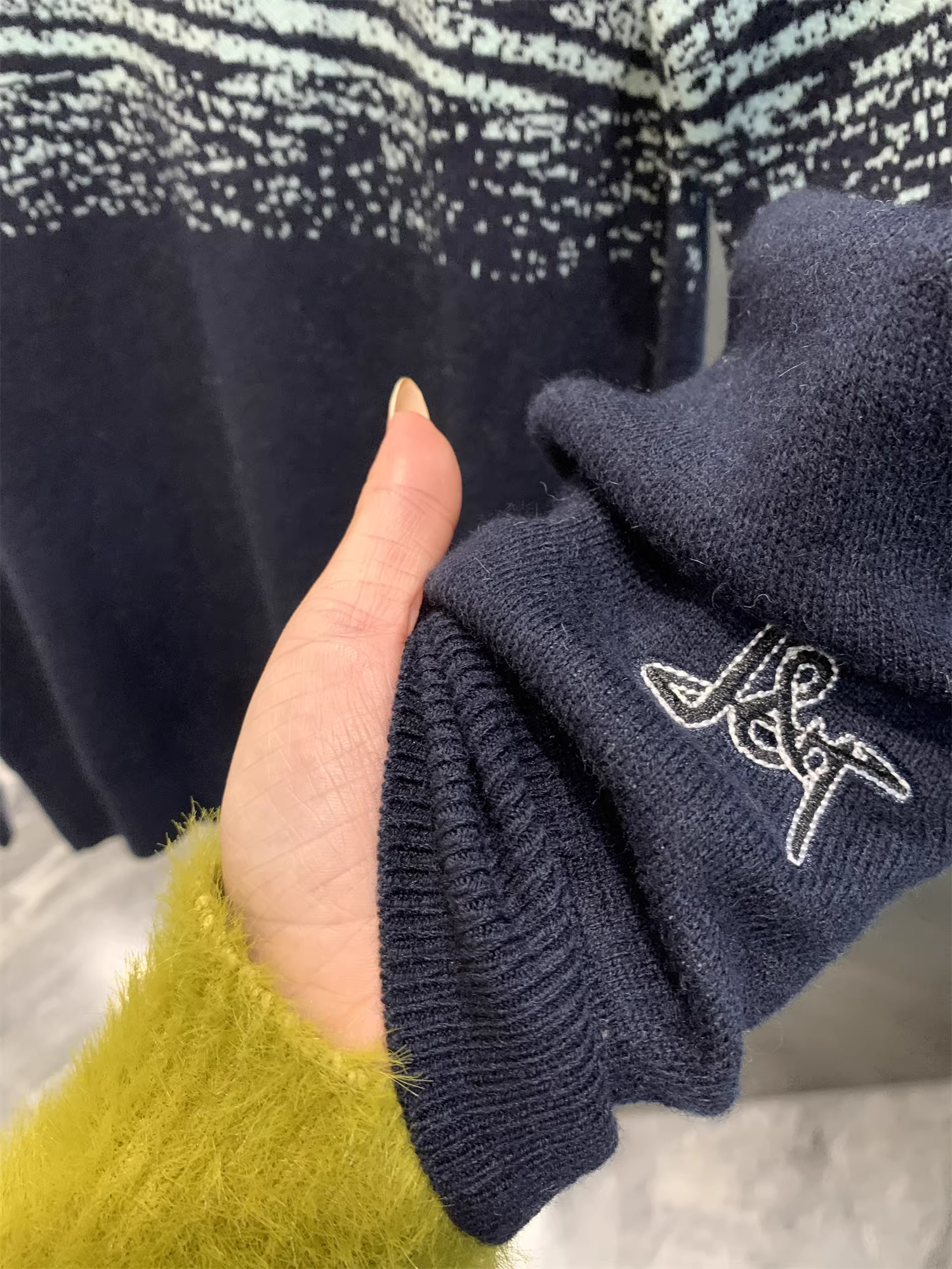 Sợi đôi Don Quixote + pha trộn bông! Xu hướng áo len cổ tròn dệt kim thông thường đa năng dành cho nam mùa thu đông