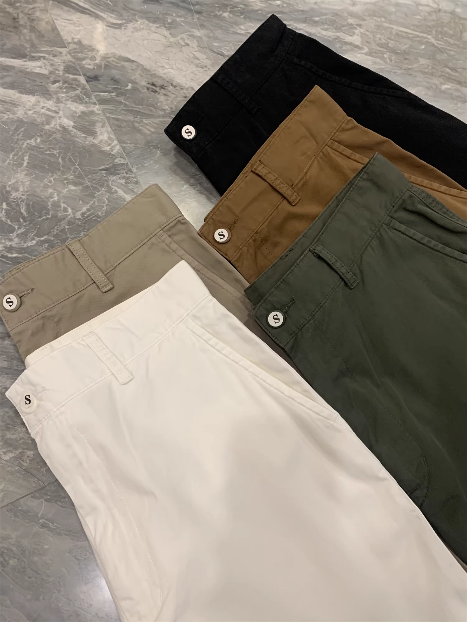 Don Quixote là sự thoải mái hàng đầu! Mát mẻ và thoáng khí! Quần short thẳng màu trơn, thoáng khí, phong cách thường ngày mùa hè.