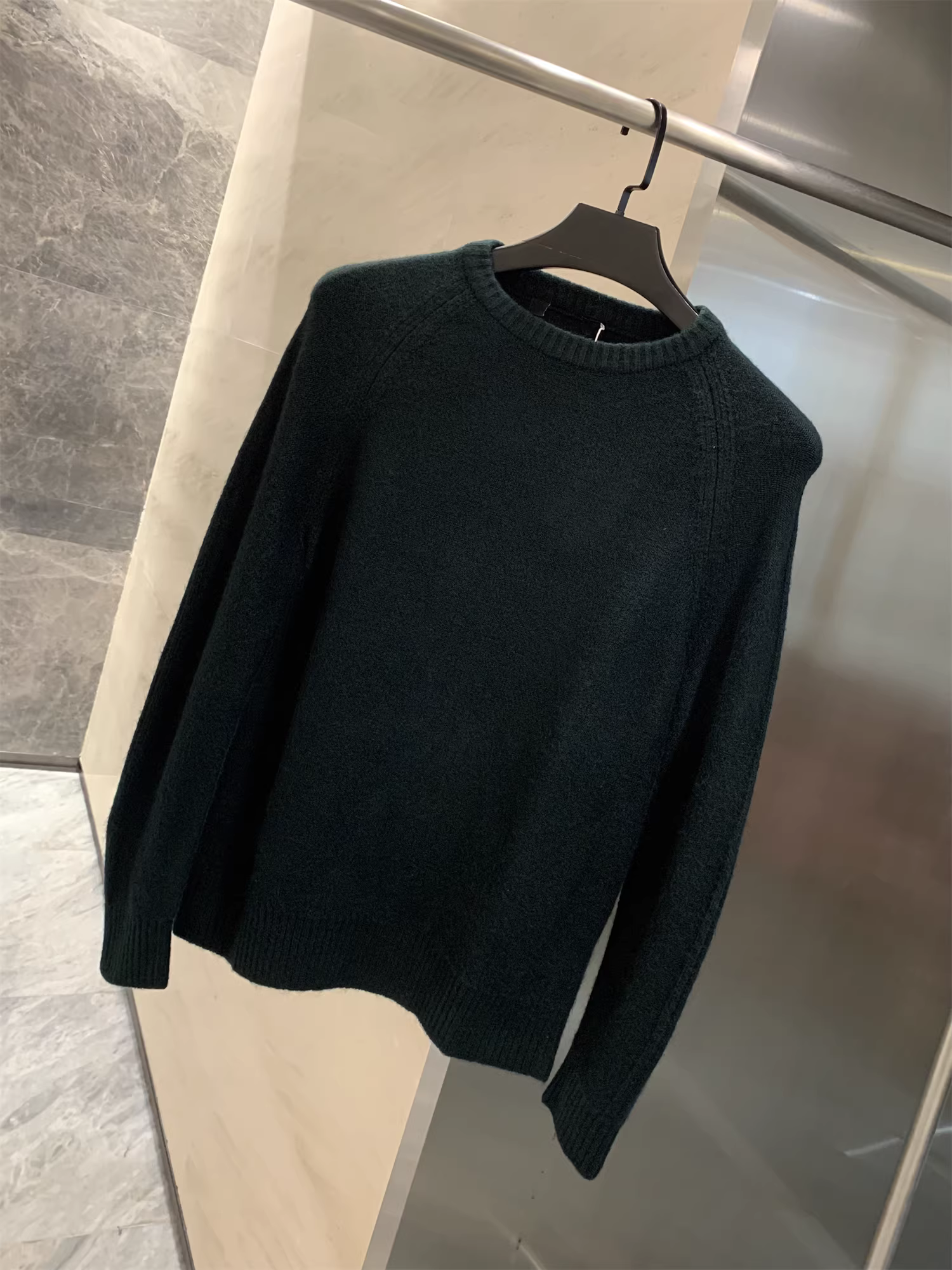 Áo len pha len Don Quixote! Áo len nam mùa thu đông, kiểu dáng đa năng, màu trơn, cổ tròn, chất liệu dệt kim.