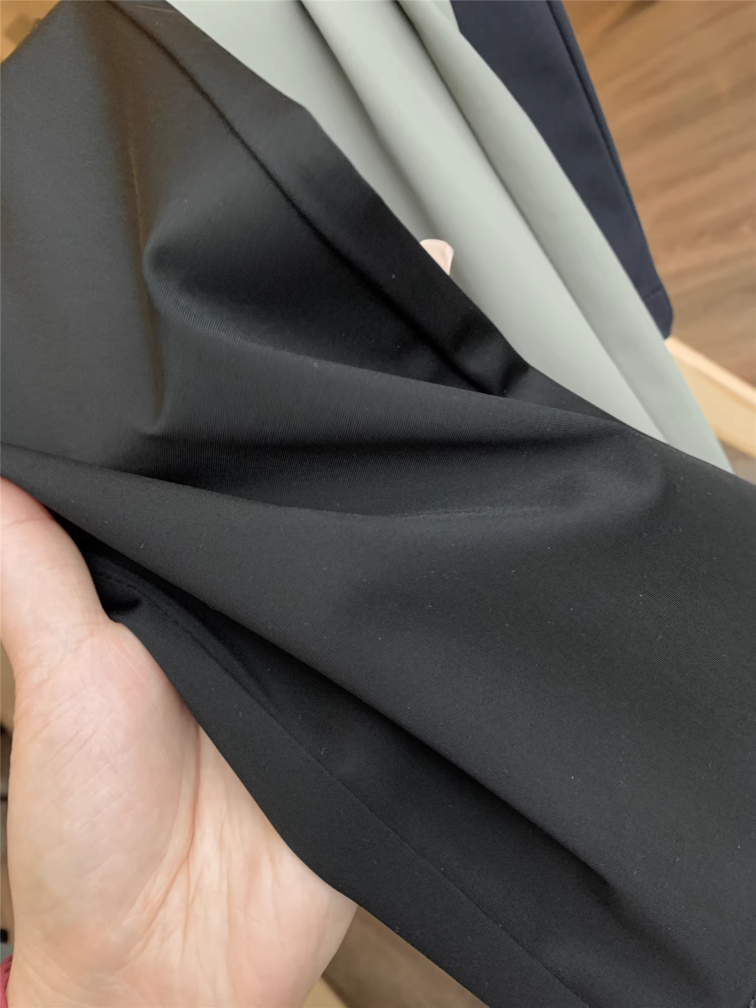 Đơn đặt hàng của Don Quixote Company! Quần dài nam công sở chất liệu lụa sữa mềm mại, thoáng khí, co giãn, mùa xuân/hè