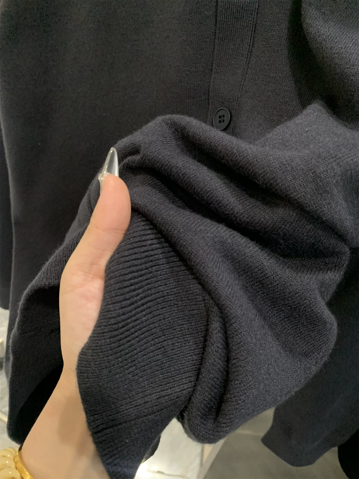 Áo len pha len Don Quixote! Áo len nam giả hai mảnh mềm mại, tinh tế, thân thiện với da, thích hợp cho mùa thu đông