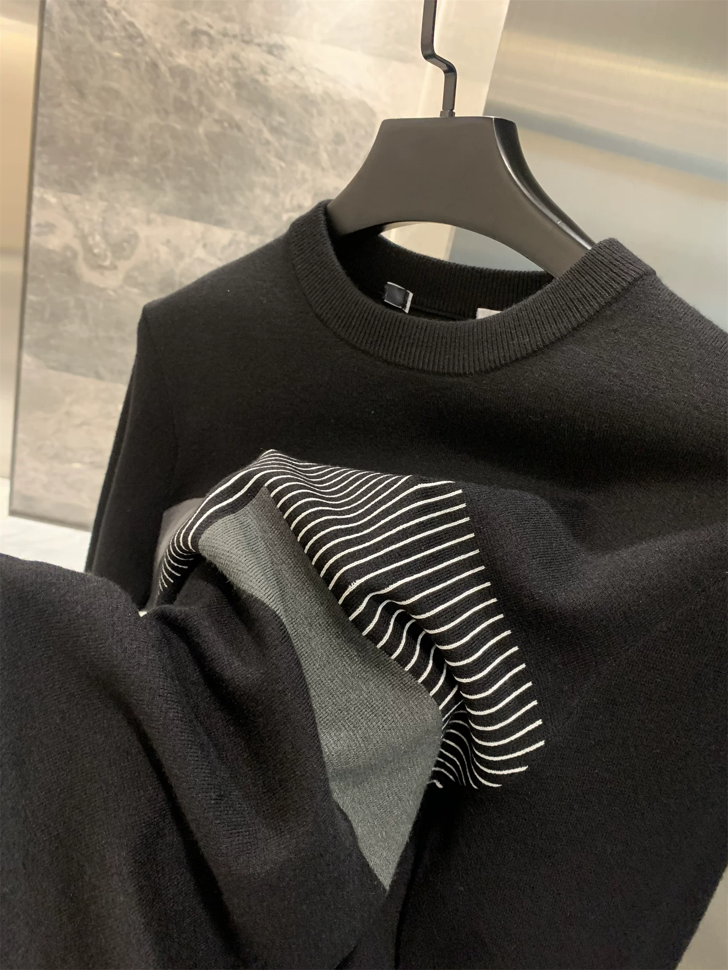 Don Quixote Offline 268! Sợi dệt lõi có độ đàn hồi cao! Áo len dệt kim cổ tròn dày dành cho nam mùa thu đông.