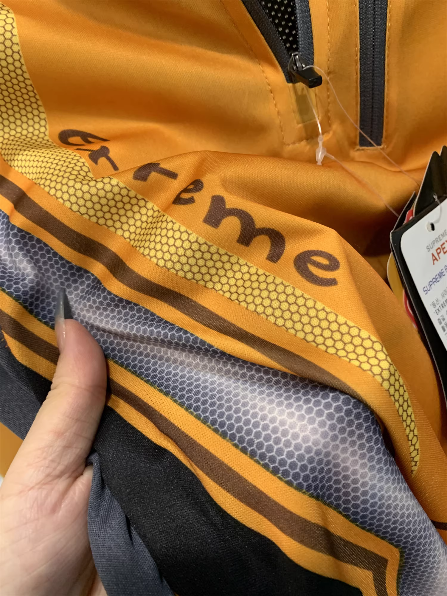 Don Quixote, hãy đến Hàn Quốc và đặt hàng! Sản phẩm tuyệt vời! Áo thể thao đạp xe nam cổ đứng nhỏ gọn, nhẹ, thoáng khí, thấm hút mồ hôi.