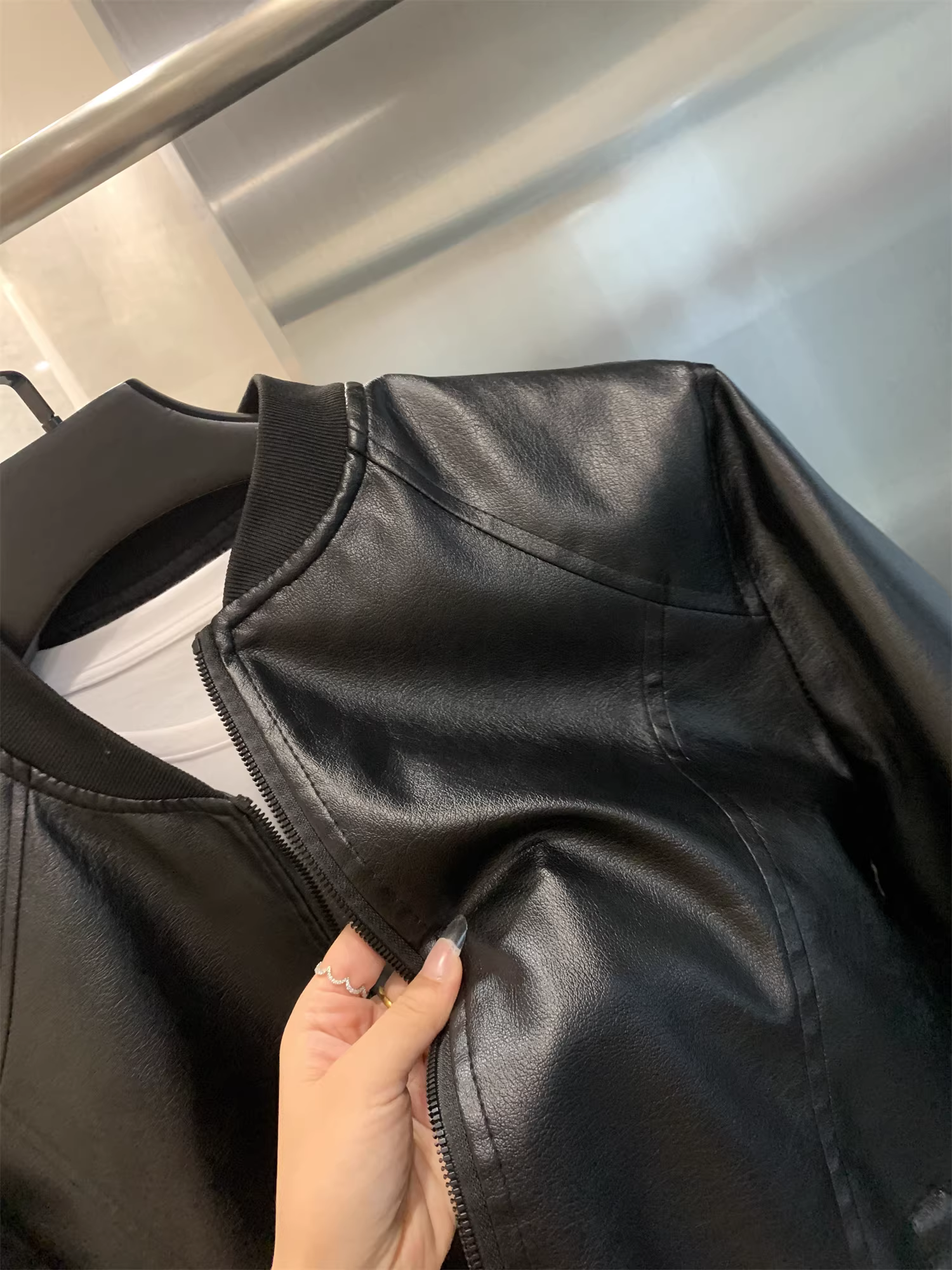 Áo khoác da giả Don Quixote! Mềm mại và tinh tế! Áo khoác da cổ bóng chày đa năng, phong cách thường ngày mùa xuân thu dành cho nam.