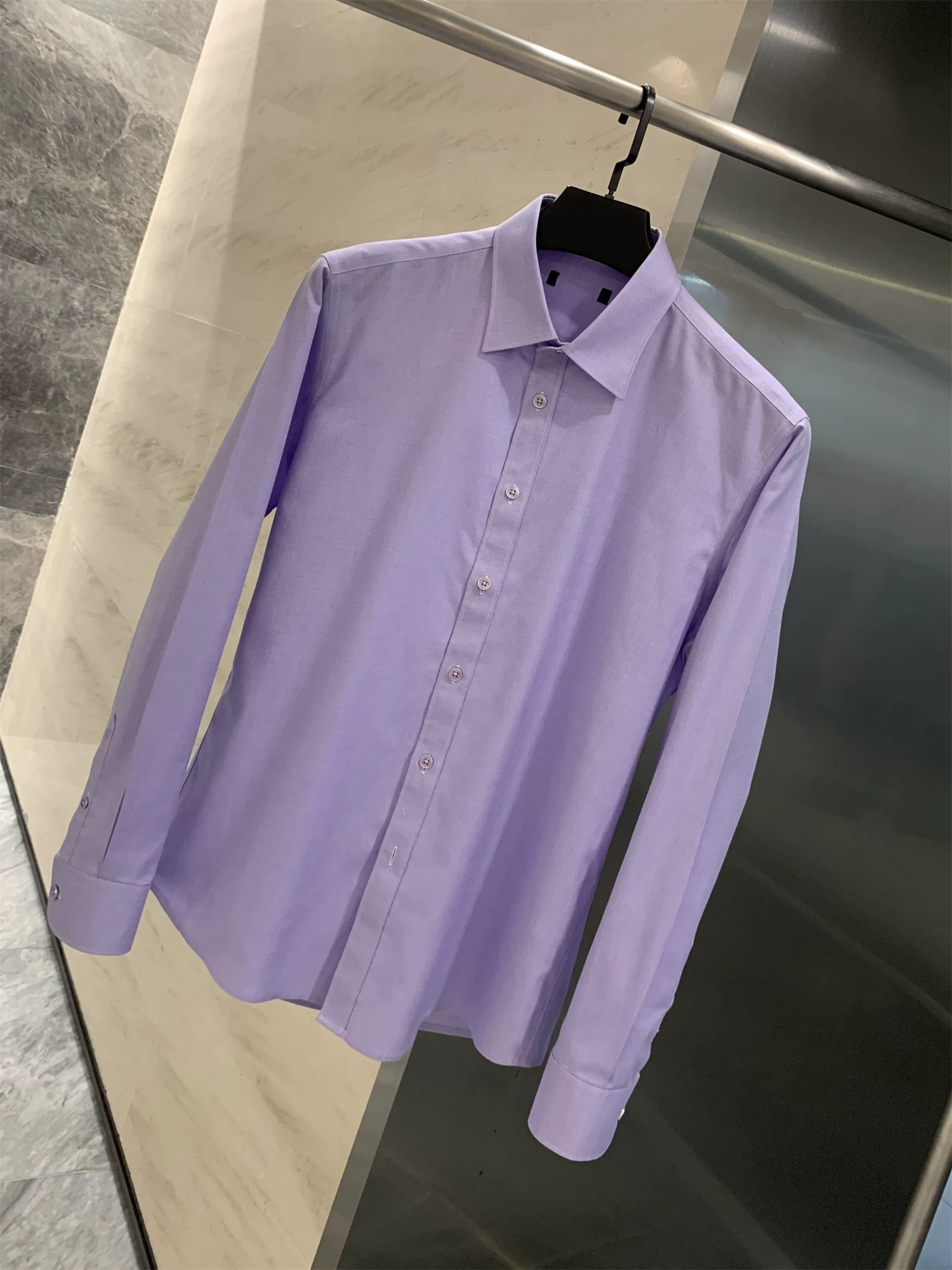 Ưu điểm của thương hiệu Don Quixote H! 100% cotton! Áo sơ mi dài tay mềm mại, thân thiện với làn da, hơi chải kỹ, kiểu dáng đa năng, phong cách thường ngày.