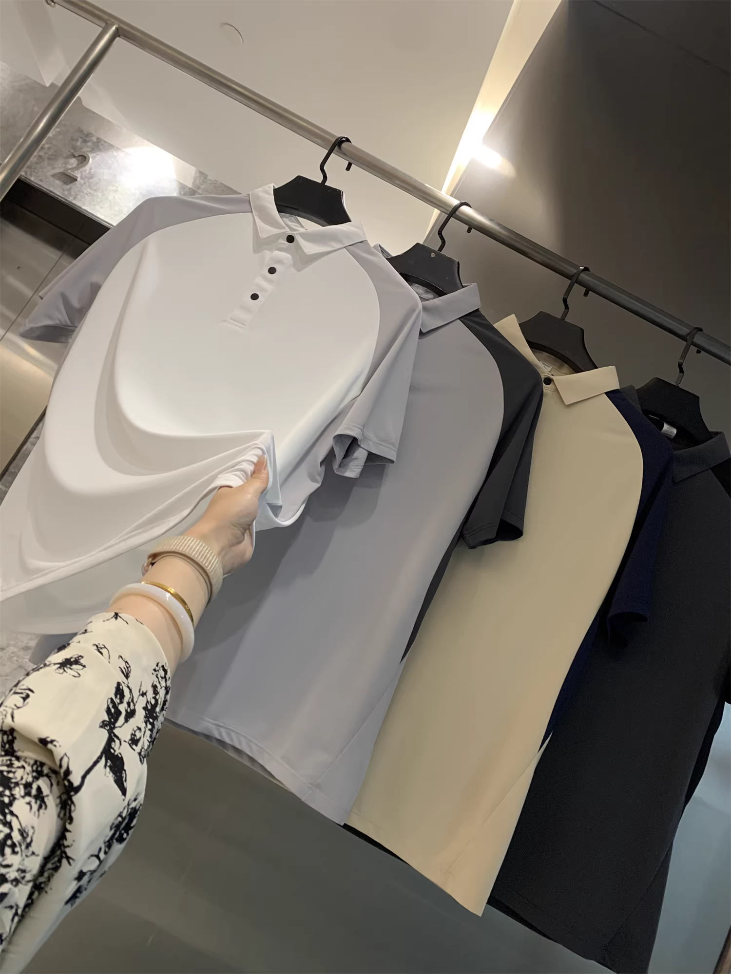 Don Quixote là một sản phẩm tuyệt vời! Khâu ba chiều 3D! Áo polo ngắn tay mùa hè nhanh khô, thoáng khí, co giãn dành cho nam.