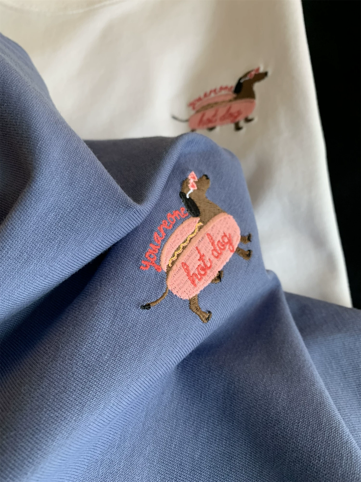 Don Quixote 100% cotton! Thêu tinh tế! Áo thun ngắn tay phong cách cặp đôi, rộng rãi và đa năng, kiểu dáng thời thượng.