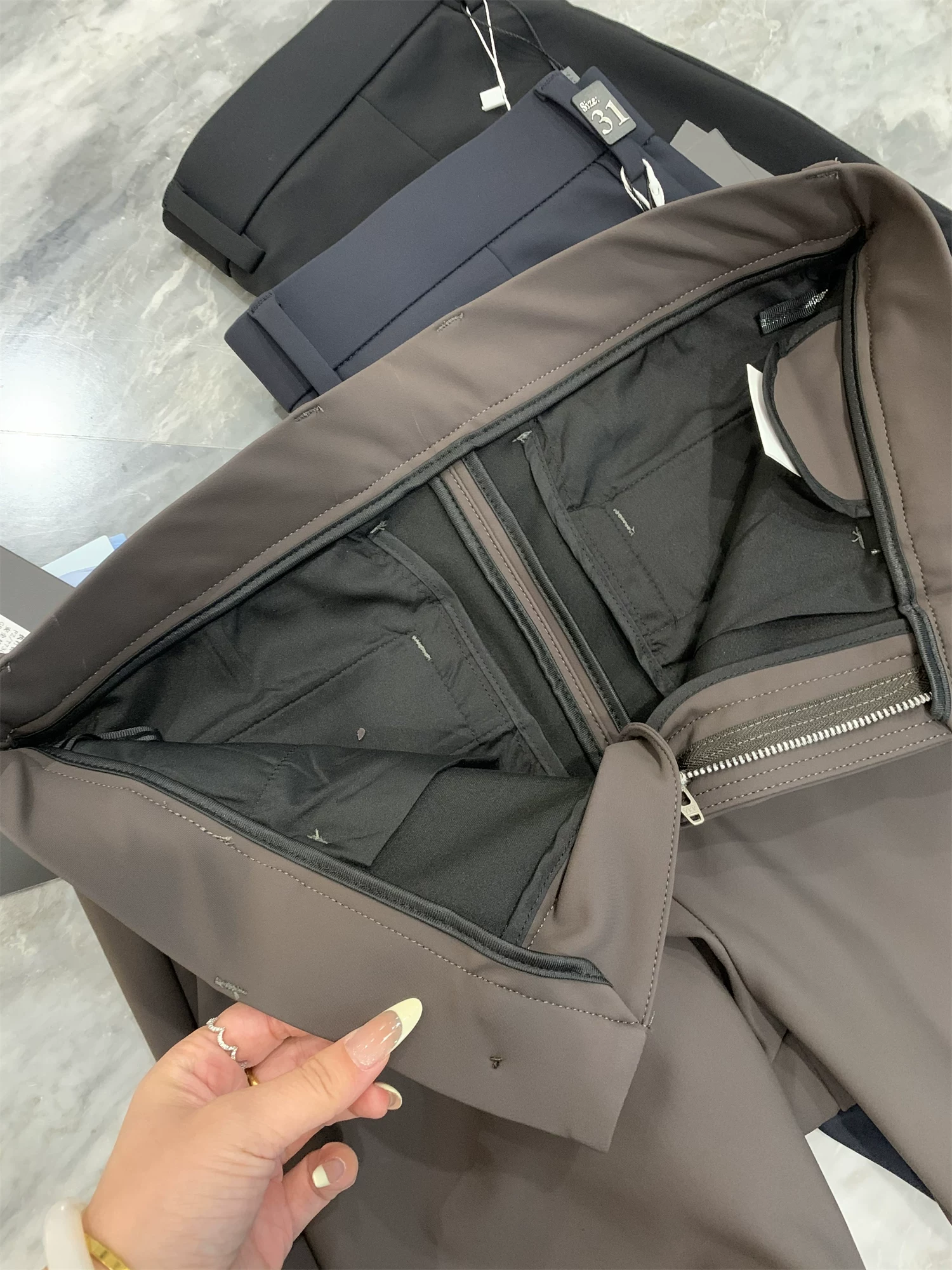 Công nghệ đen bốn lớp chống thấm Don Quixote! Quần dài thẳng chất liệu mềm mại, co giãn cao, kiểu dáng suôn, mặc được cả mùa xuân và mùa thu