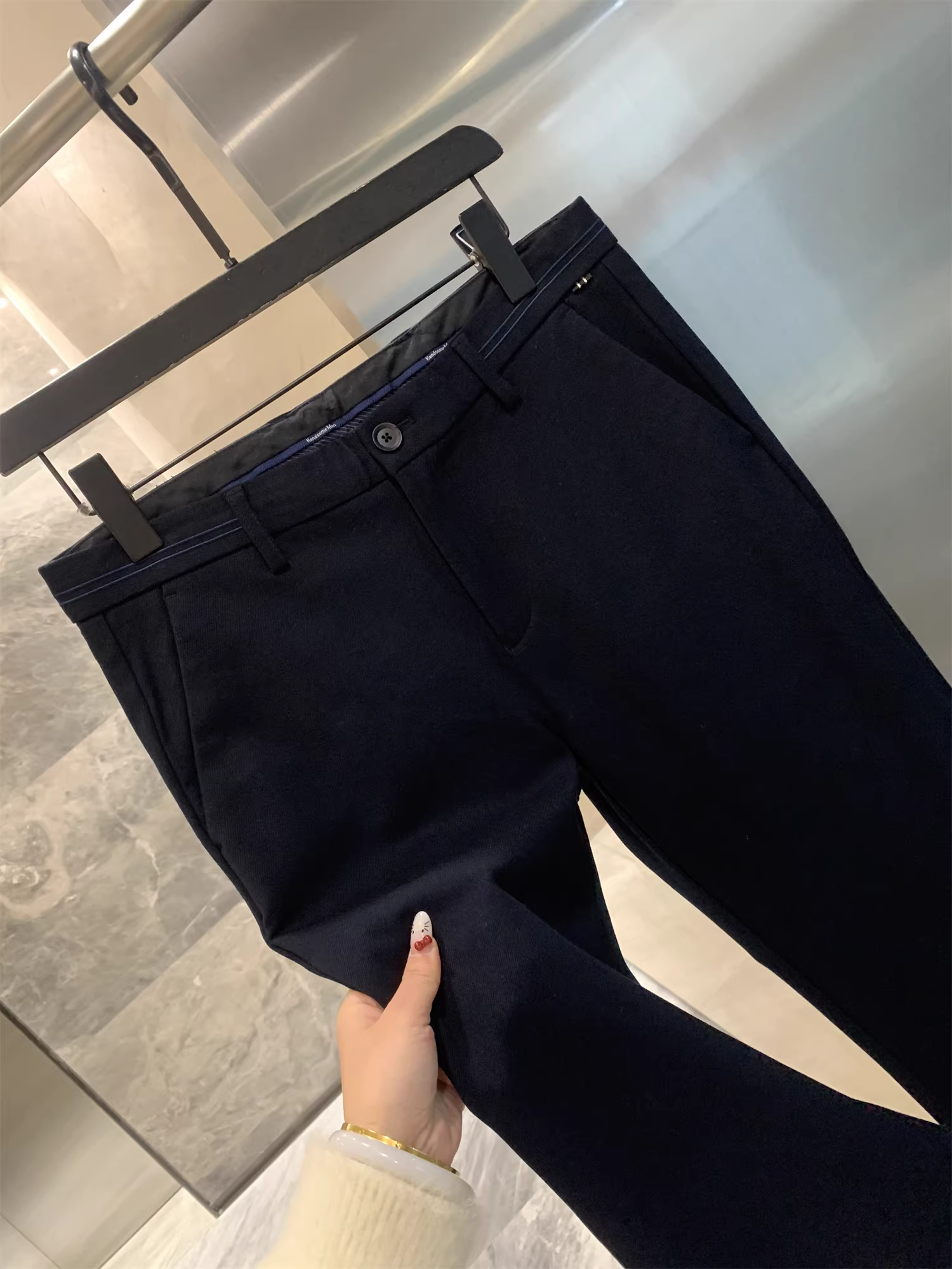 Don Quixote H series cổ điển! Dày và ấm áp! Quần âu ống đứng mùa đông ấm áp và thân thiện với làn da dành cho nam.