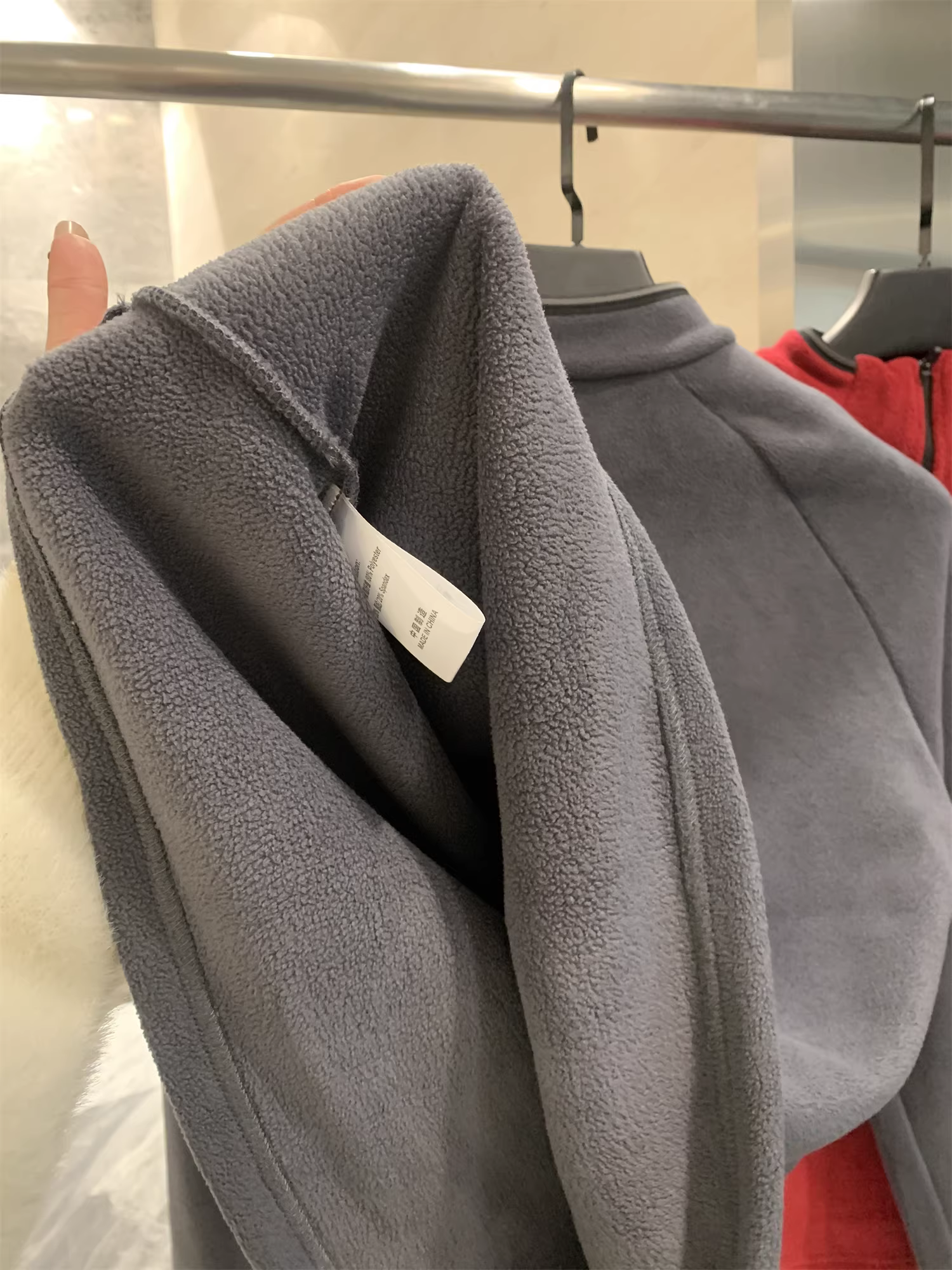 Don Quixote, phong cách châu Âu! Giữ ấm! Áo len nỉ nửa khóa kéo, cổ nửa cao, mặc ngoài trời mùa thu đông.