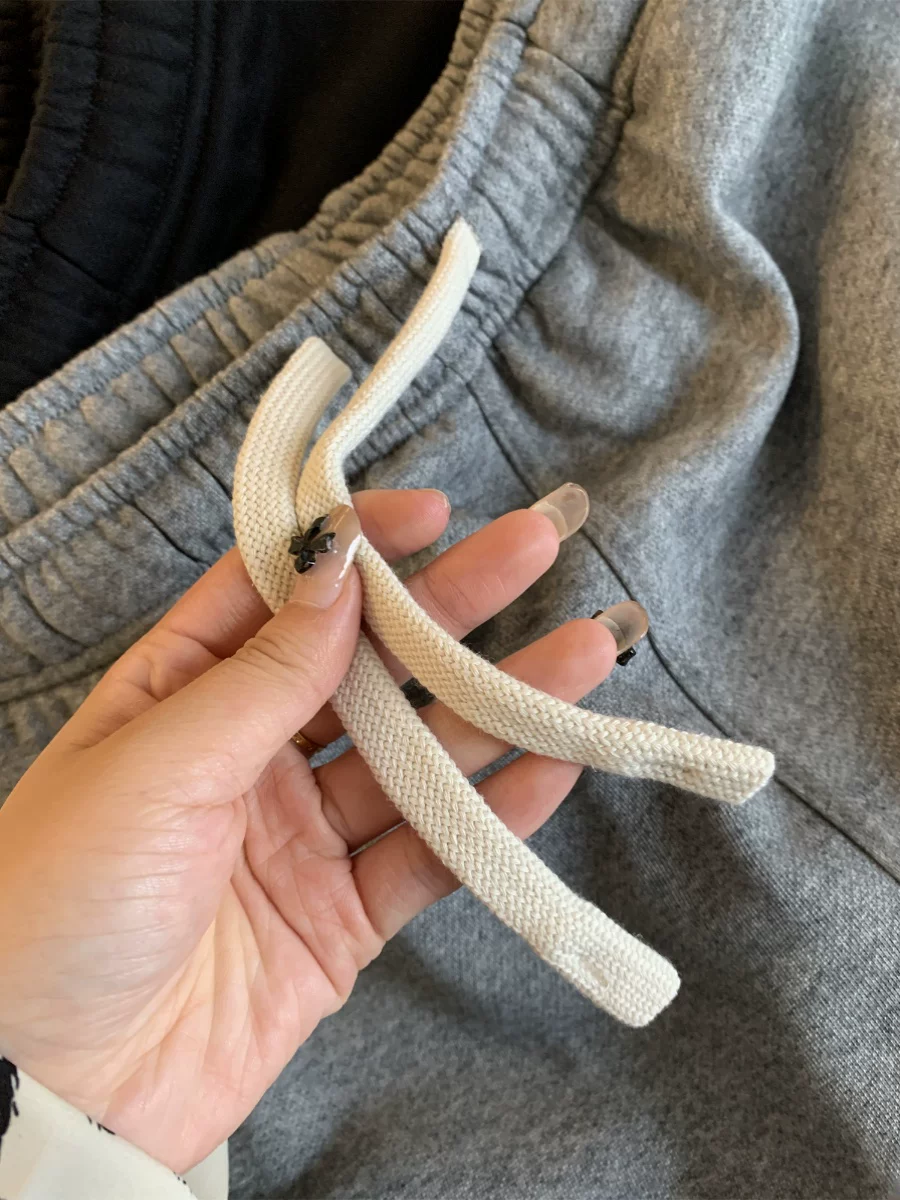 Don Quixote, nặng quá! Quần short thể thao nam mùa hè chất liệu vải thun gân, màu trơn, kiểu dáng năng động.