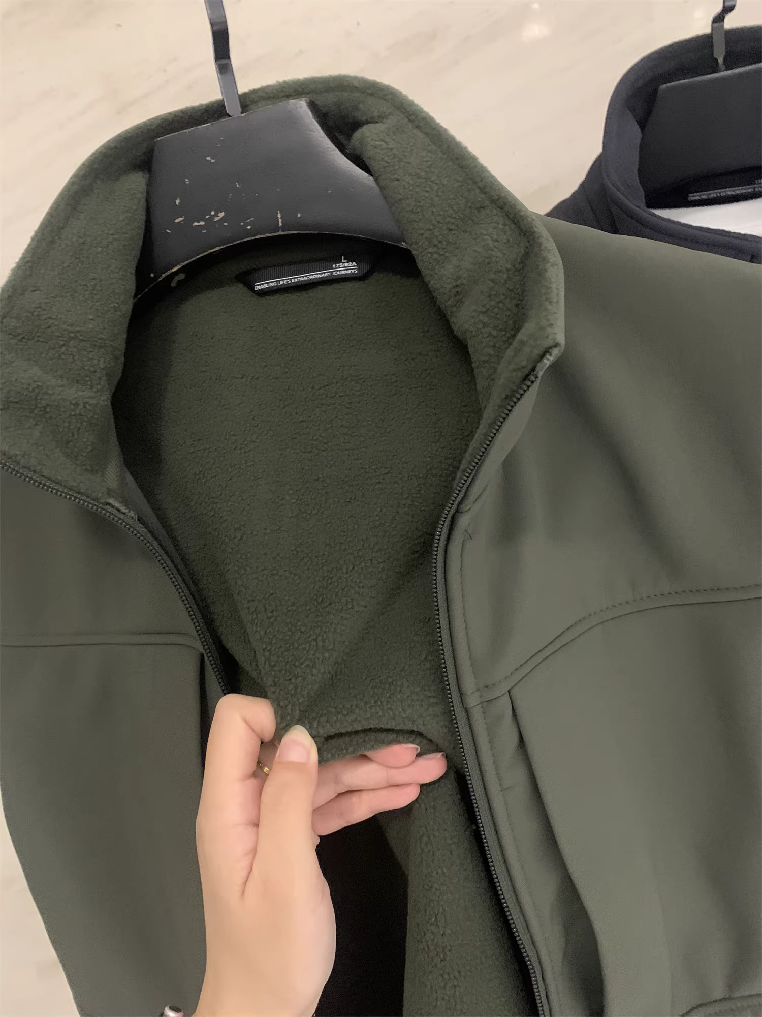 Don Quixote Urban High-end Outdoor! Chống thấm nước, thoáng khí và ấm áp! Áo vest nam lót lông cừu mùa thu.