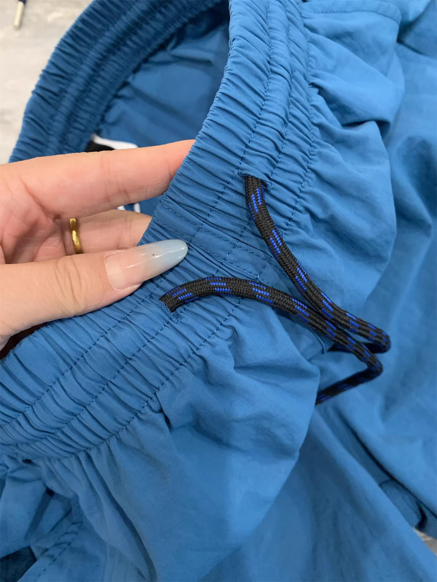 Màu sắc dopamine của Don Quixote! Nhanh khô và thoáng khí! Quần short năm điểm dành cho nam mùa hè thể thao và giải trí, quần short hợp thời trang.