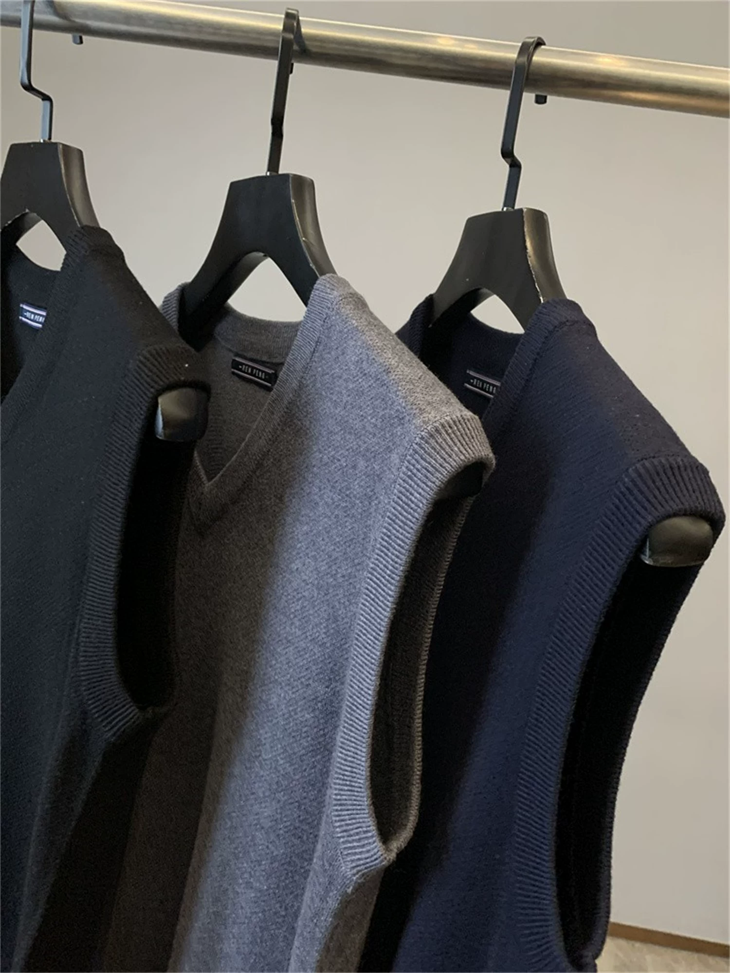 Don Quixote có phong cách! Áo len pha! Áo len dệt kim màu trơn đa năng mùa thu dành cho nam.