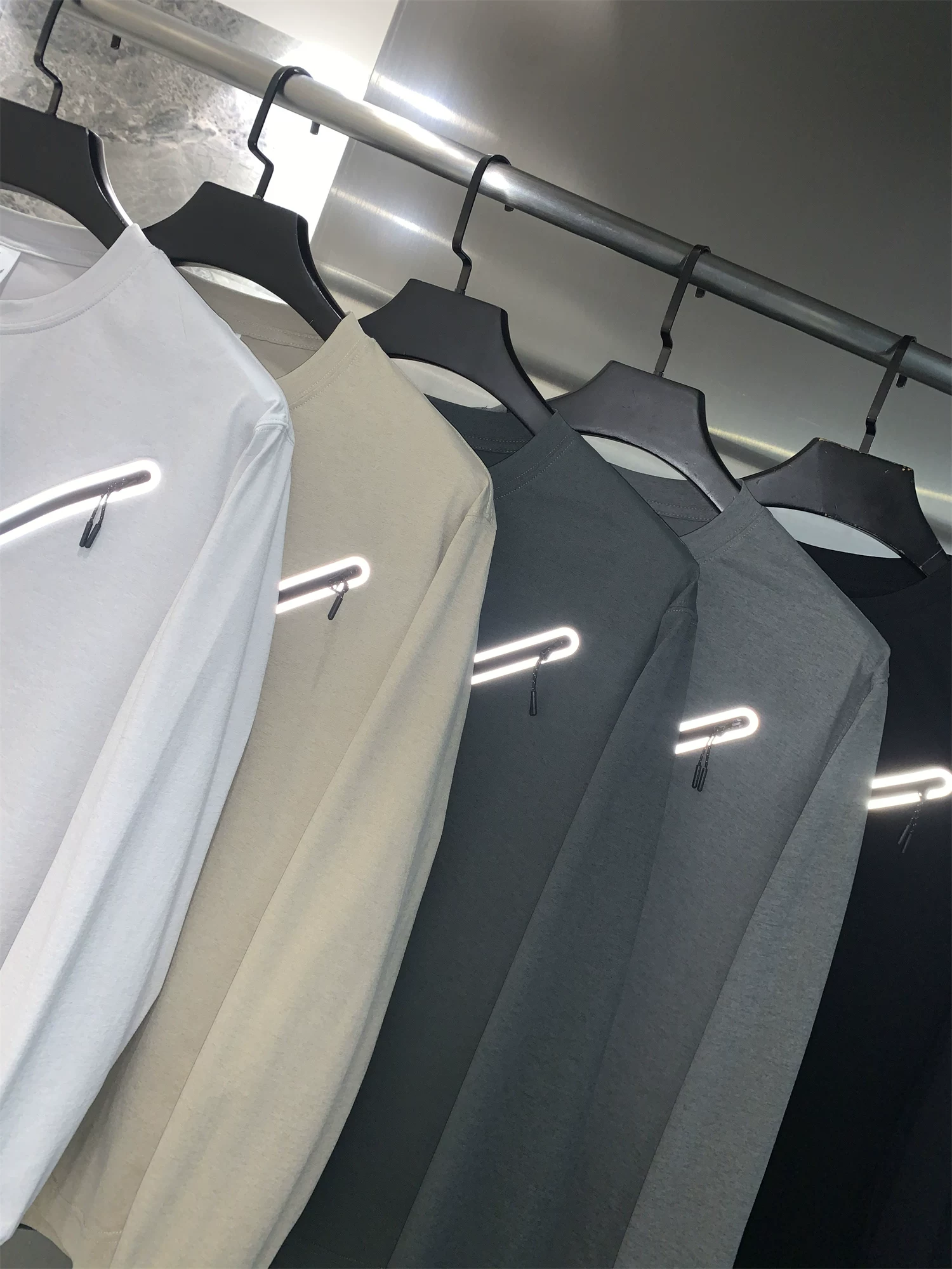 Don Quixote Mountain Series Nhanh khô! Nhẹ nhàng cho mùa xuân và mùa thu! Áo thun dài tay thể thao đa năng màu trơn, lớp lót cơ bản.