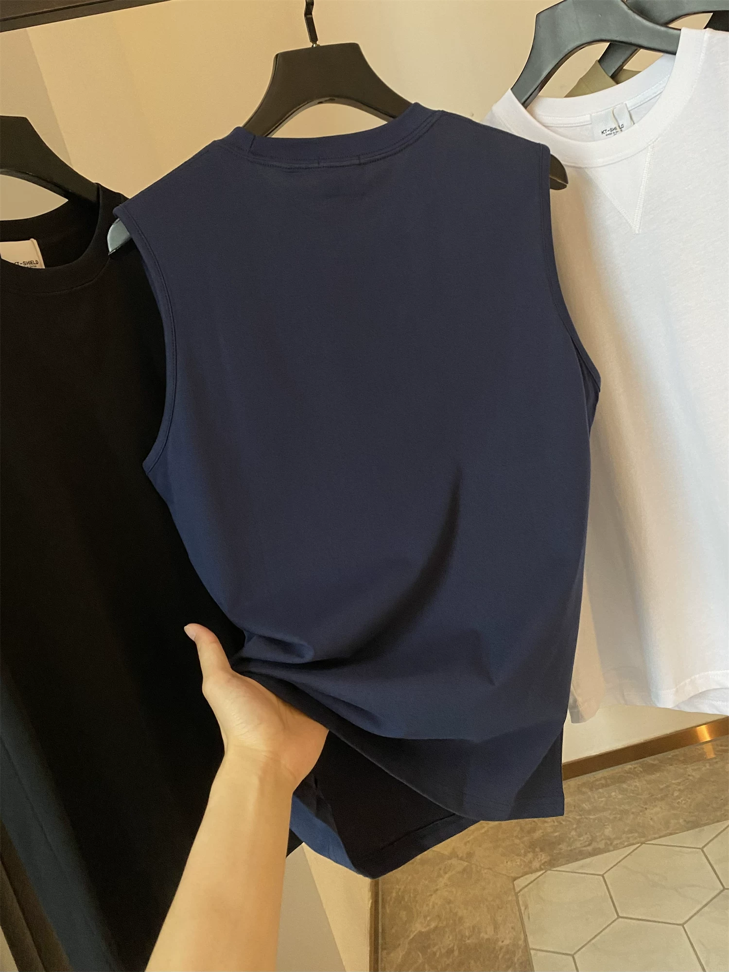 Don Quixote, mang thêm một vài cái nữa! Chất liệu cotton chải kỹ! Áo vest nam mùa hè không tay, thời trang.