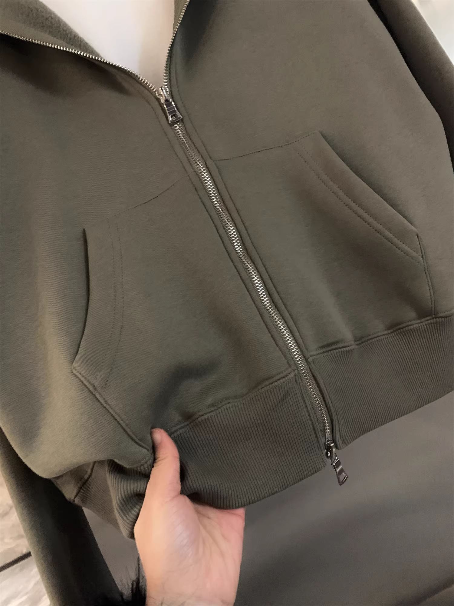 Áo khoác cardigan có mũ trùm đầu chất lượng cao Don Quixote! Thích hợp cho cả nam và nữ! Áo khoác nỉ ấm áp, phong cách thường ngày, thời thượng cho mùa thu đông.