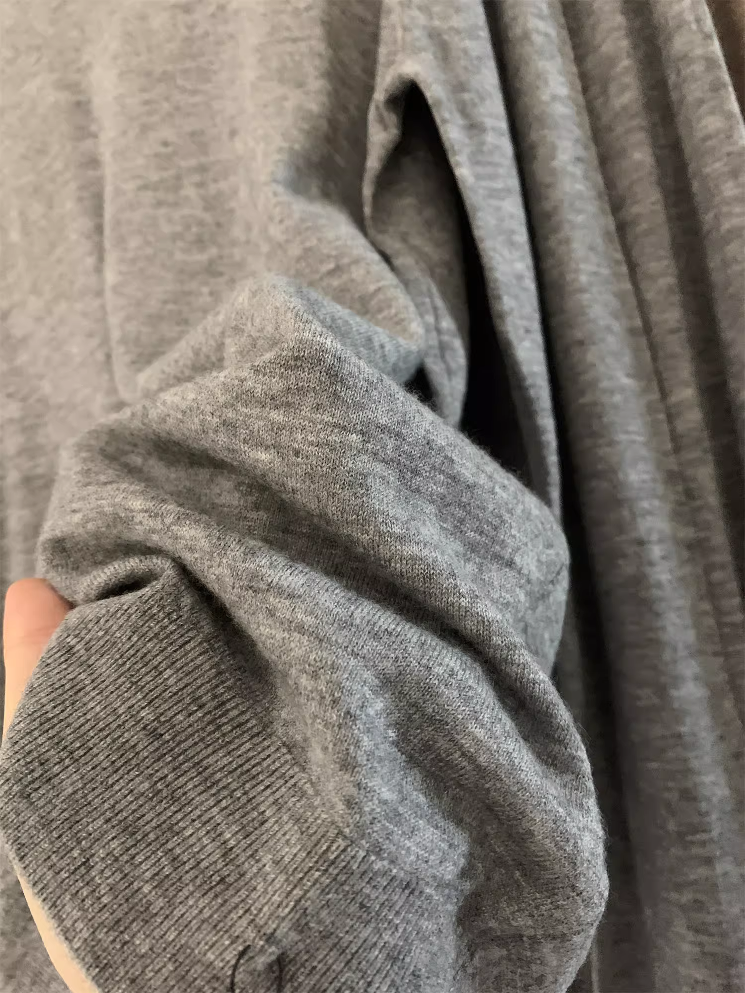 Don Quixote 100% len cừu! Đan len giả hoa tinh tế! Áo len dệt kim cổ tròn mềm mại, cổ cao nửa cổ.