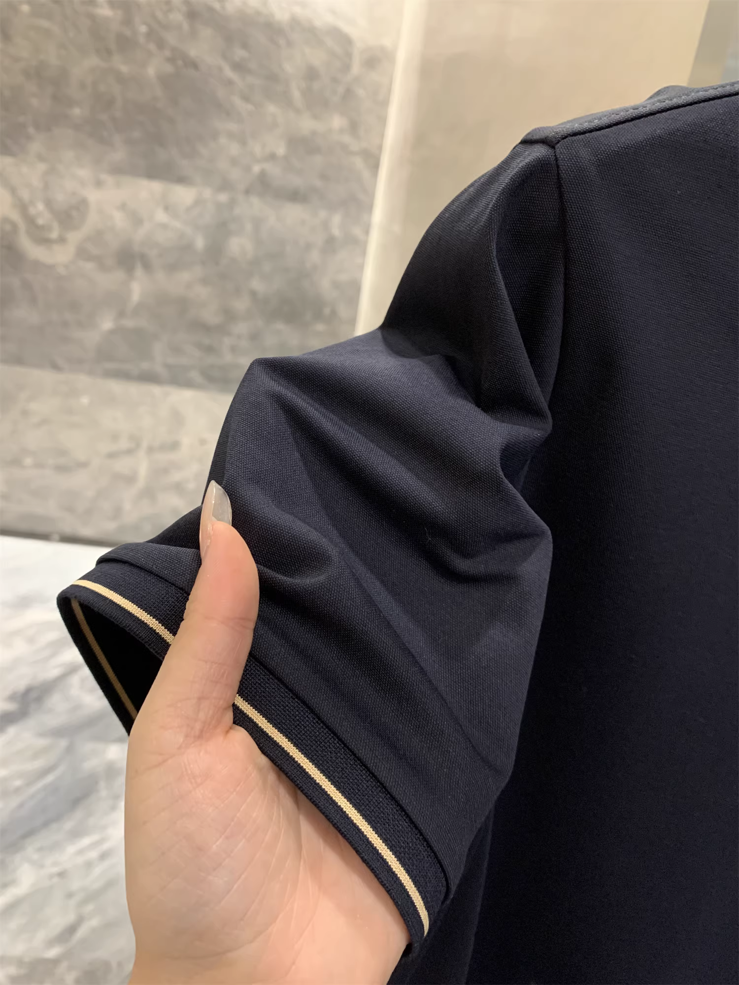 Áo polo nam chất liệu cotton Mercerized pha tơ tằm Don Quixote! Mềm mại, thoáng khí, mịn màng và thân thiện với da, kiểu dáng đơn giản.