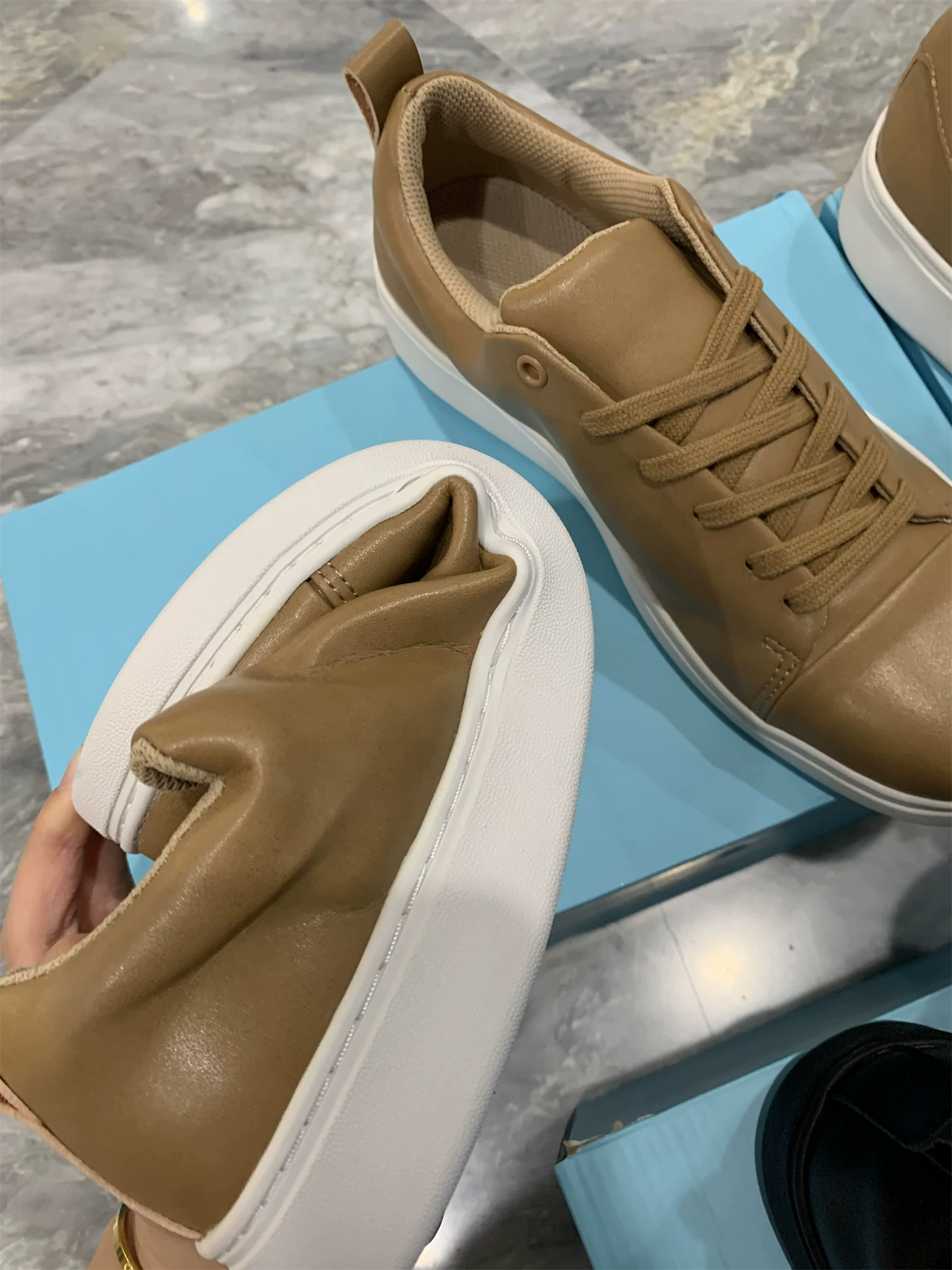 Đơn đặt hàng của công ty Don Quixote ODM! Da bò lớp thứ hai! Đế mềm êm ái, giày thể thao đơn giản và đa năng, giày sneaker dành cho nam.