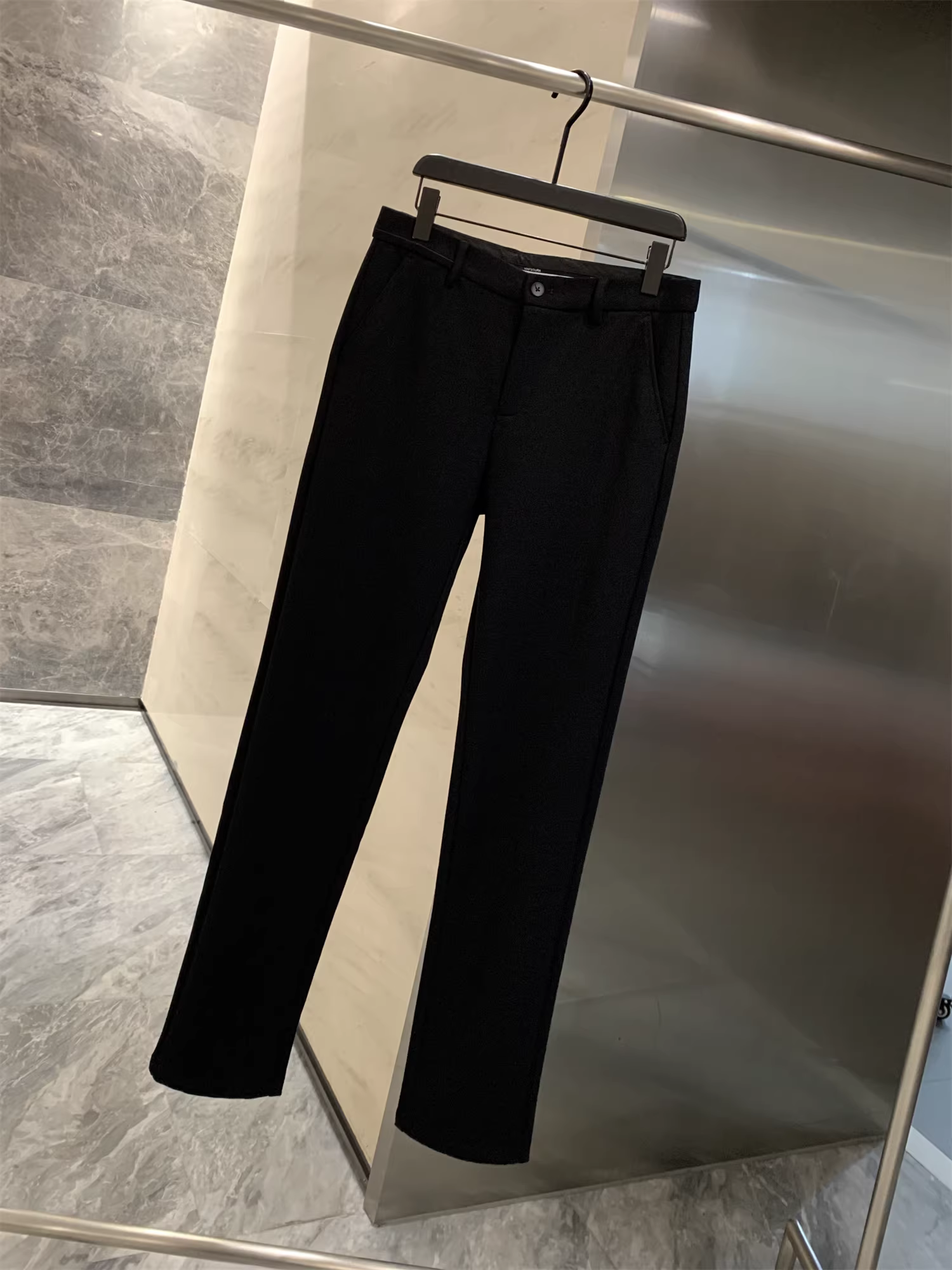 Don Quixote dòng H! Đơn giản và thoải mái! Quần âu nam màu trơn dáng thẳng, quần dài, kiểu dáng thời thượng, mới mùa thu.