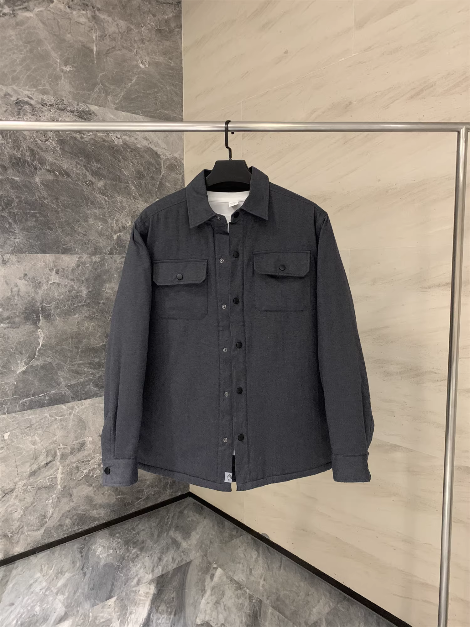 Don Quixote - Người tạo nên xu hướng thời trang đường phố! Chuyuan! Áo khoác cotton nam dáng ôm, chất liệu dày dặn, ấm áp, có cổ, thích hợp cho mùa thu đông.