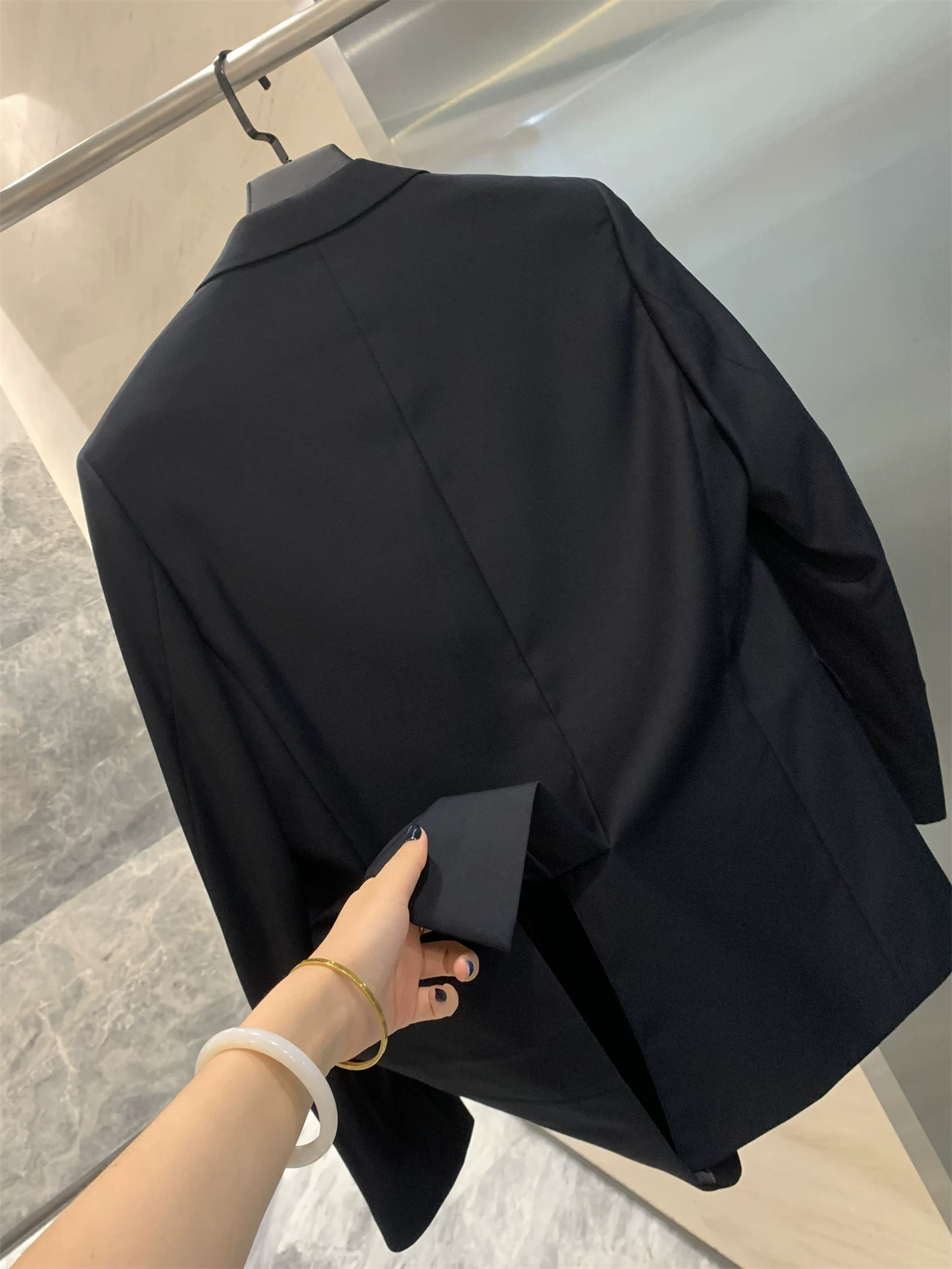 Don Quixote, một ngàn nhân dân tệ của sự sang trọng! Len cao cấp Super 120s! Vest nam cao cấp dành cho doanh nhân.