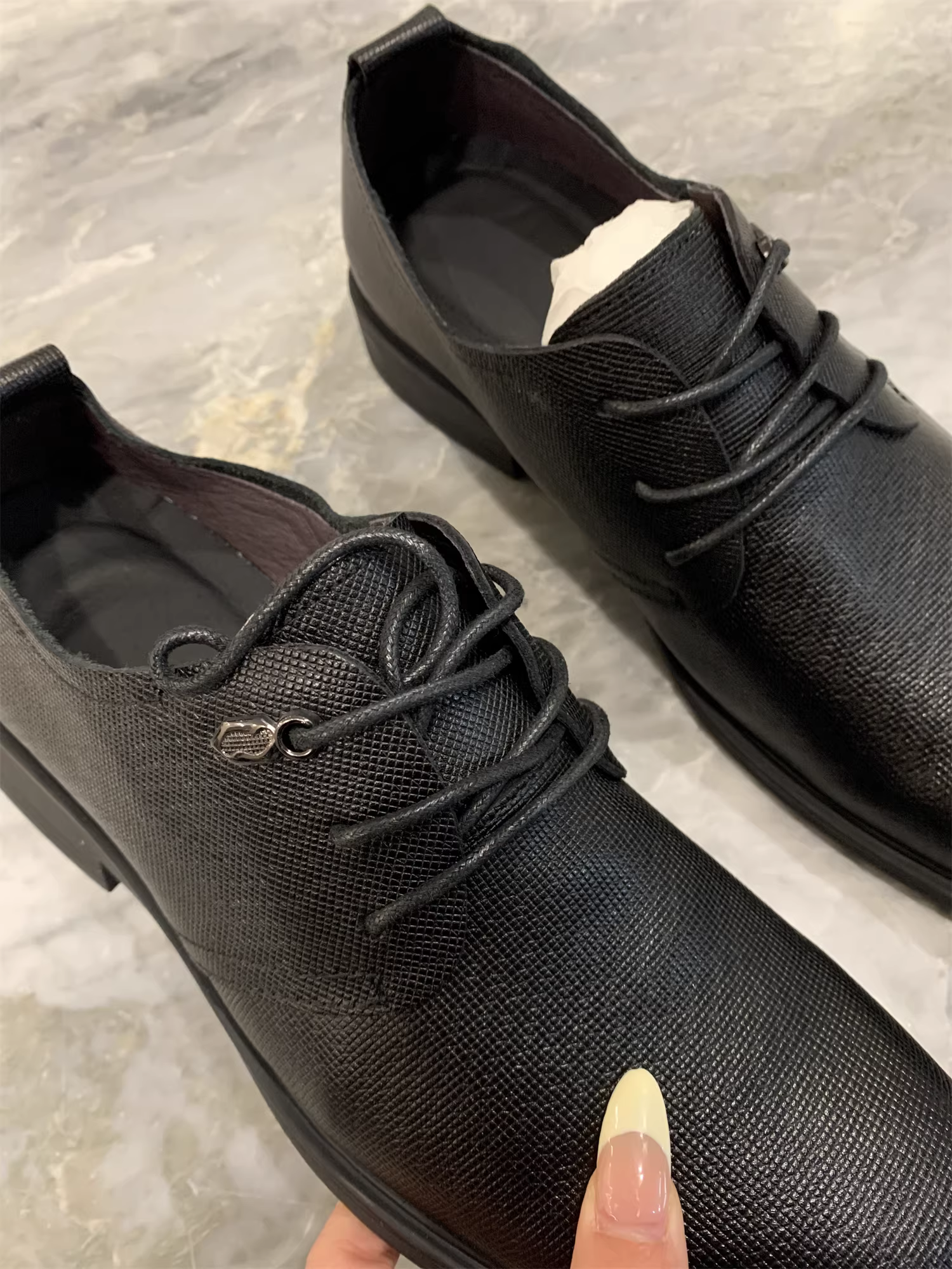 Don Quixote, chất liệu da thật tuyệt vời! Mặt trên có vân! Giày da thật nam, kiểu dáng công sở lịch lãm, mũi tròn, buộc dây.