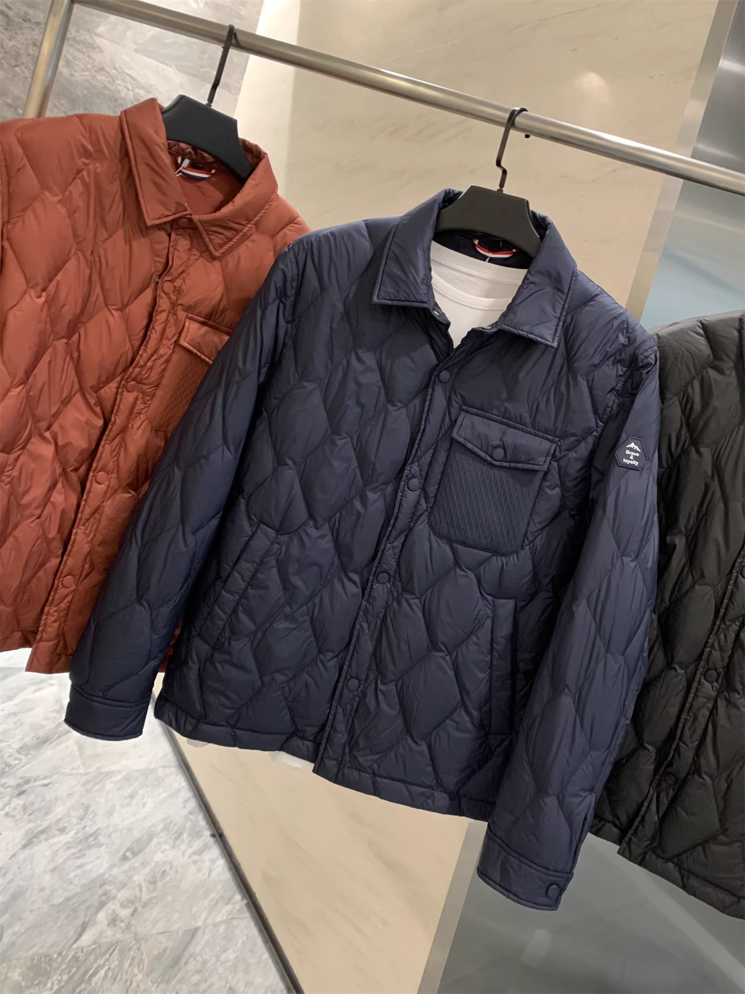 Áo khoác phao kiểu áo sơ mi nam Don Quixote 90% lông vũ! Áo khoác phao nhẹ như mây! Áo khoác phao đa năng mùa thu đông dành cho nam.