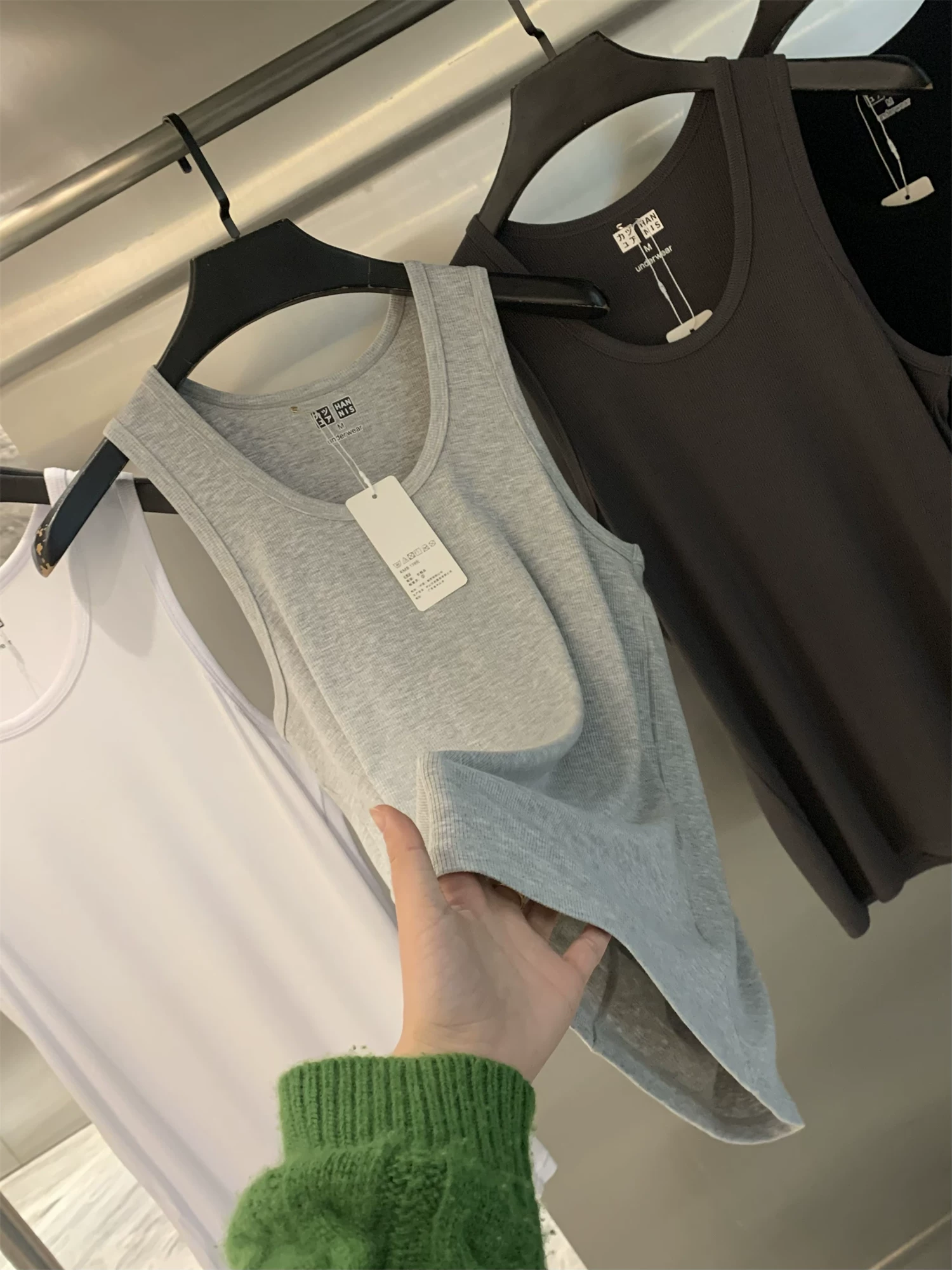 Don Quixote Old Channel! Độ đàn hồi cao sáu chiều! Áo vest không tay may sẵn đơn giản và đa năng dành cho nam giới.