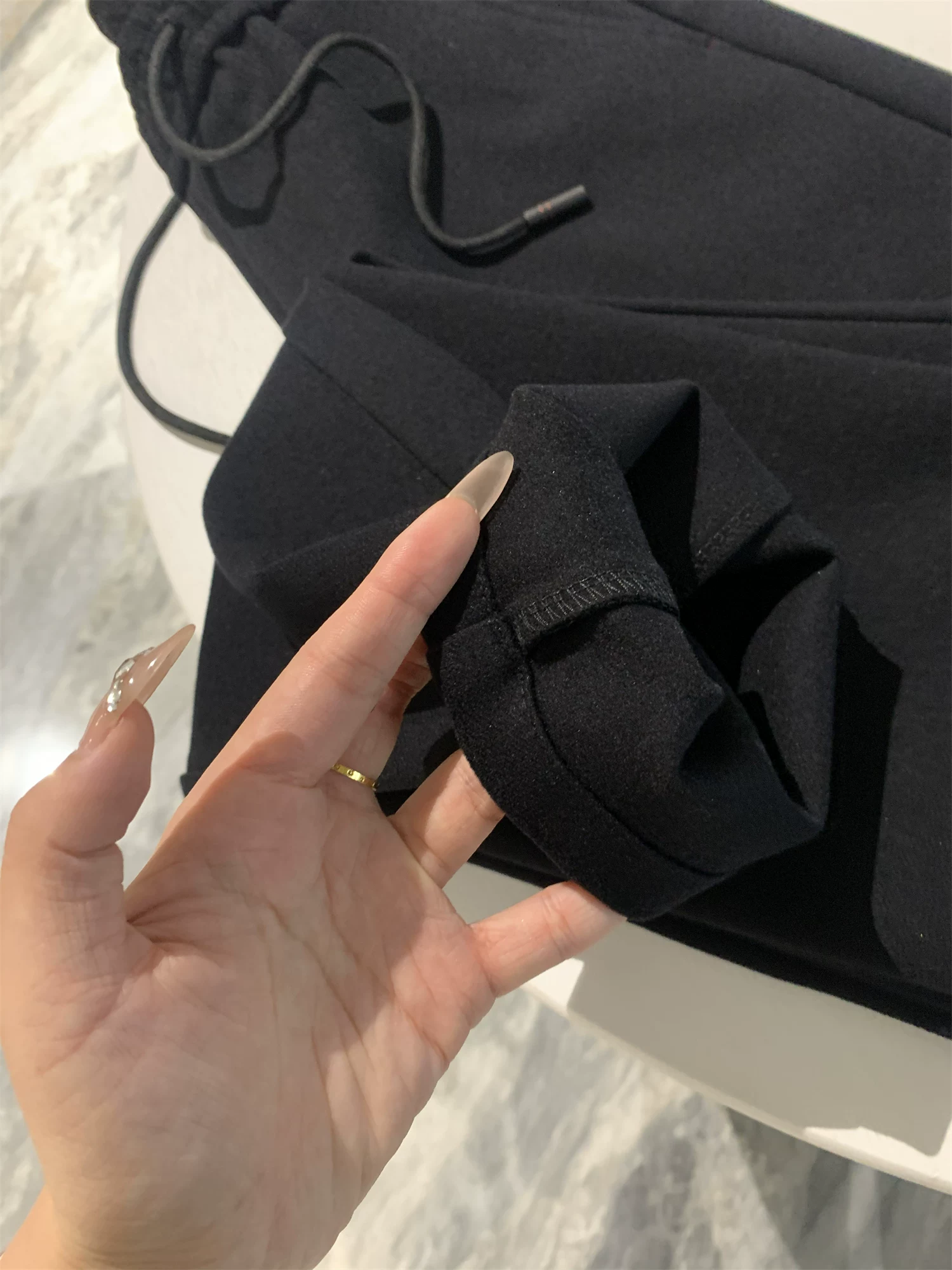 Quần dài nam Don Quixote Clearance! Quần dài thẳng, chất liệu thoáng khí, thấm hút mồ hôi, màu trơn, đa năng, phong cách thường ngày, thích hợp cho mùa thu đông.