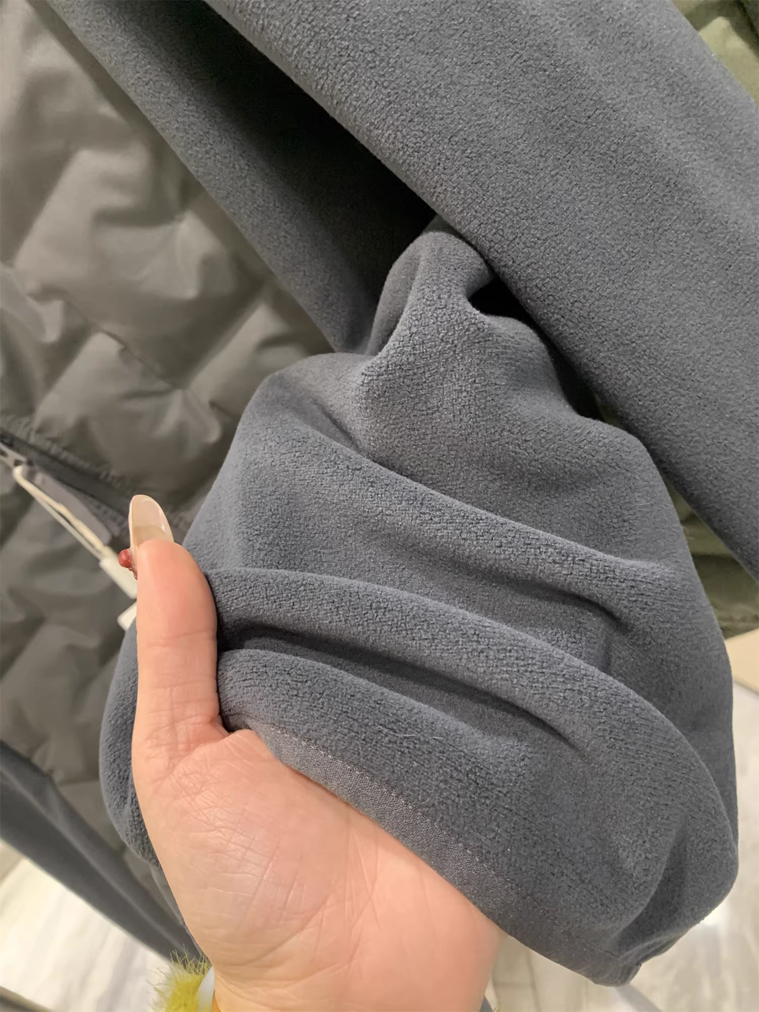 Áo khoác phao kết hợp lông cừu Polar Fleece Don Quixote! 90% lông vũ vịt! Đường may kín, cách nhiệt, cổ đứng nhỏ dành cho nam.
