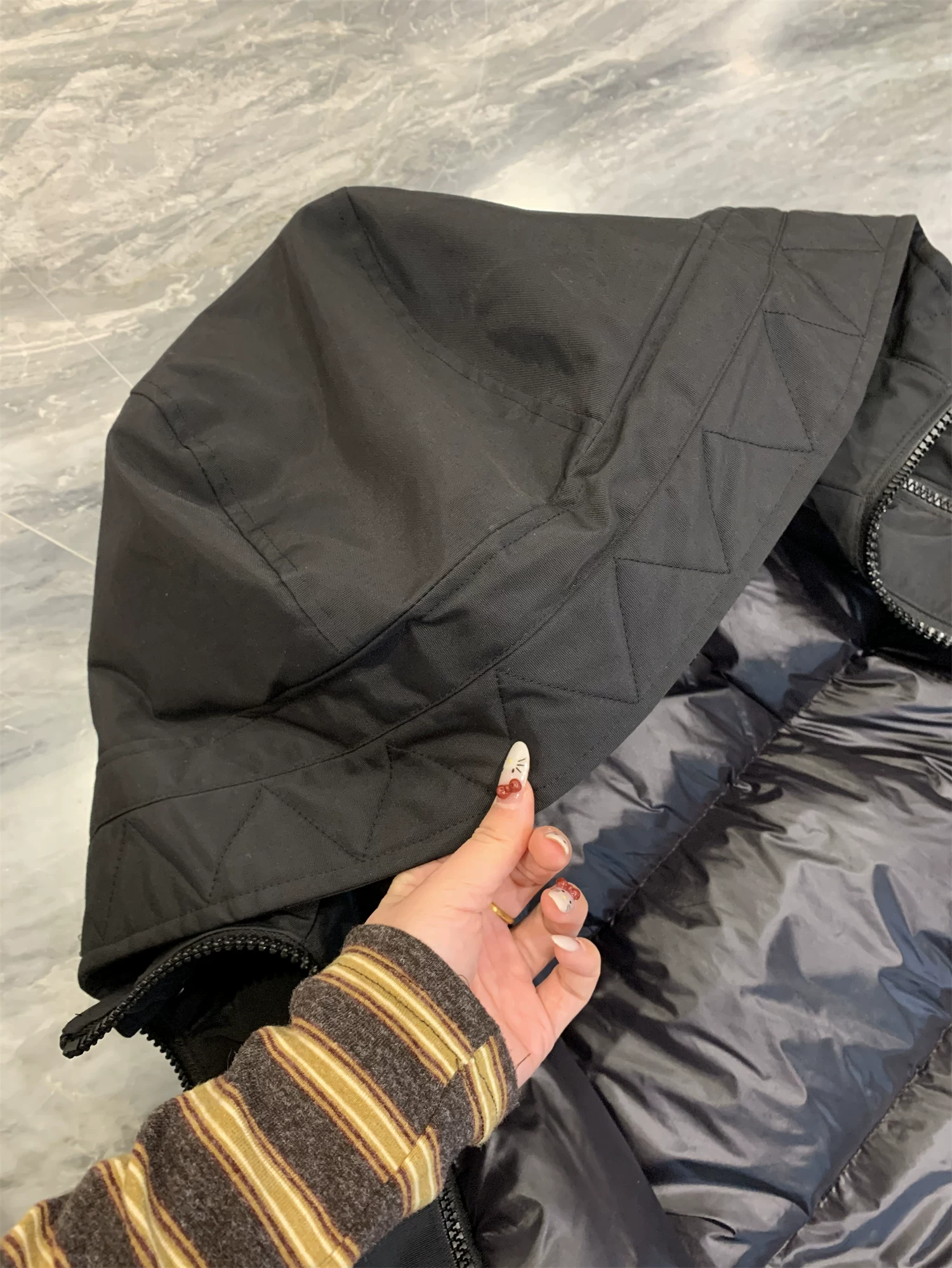 Don Quixote du hành khắp Tây Ban Nha! Sản phẩm tuyệt vời! Áo khoác lông vũ có mũ trùm đầu dài đến giữa thân dành cho nam giới.