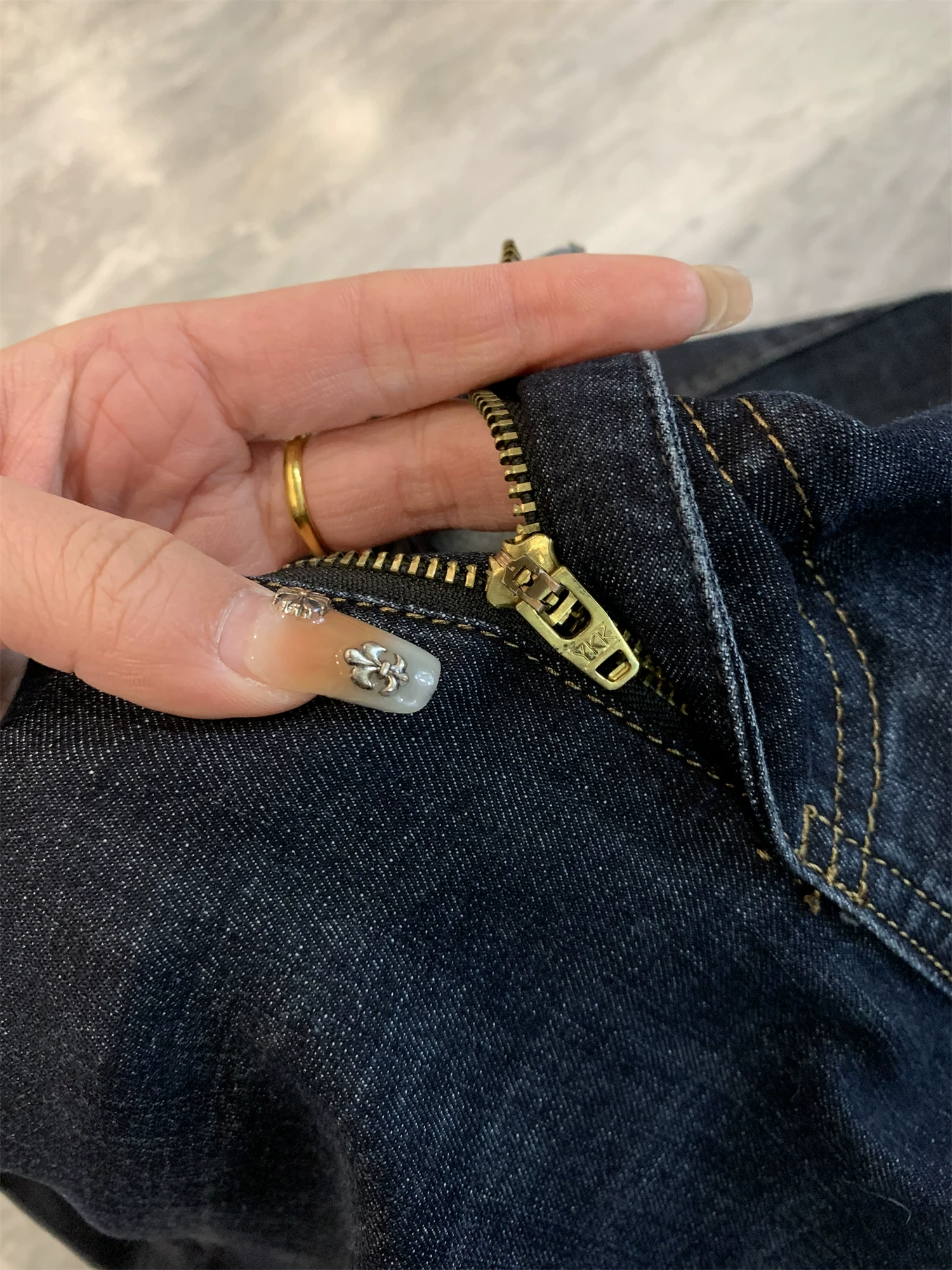 Don Quixote Hàng Tốt! Quần jean nam chất liệu cotton pha co giãn, thấm hút mồ hôi, thoáng khí, kiểu dáng thường ngày.