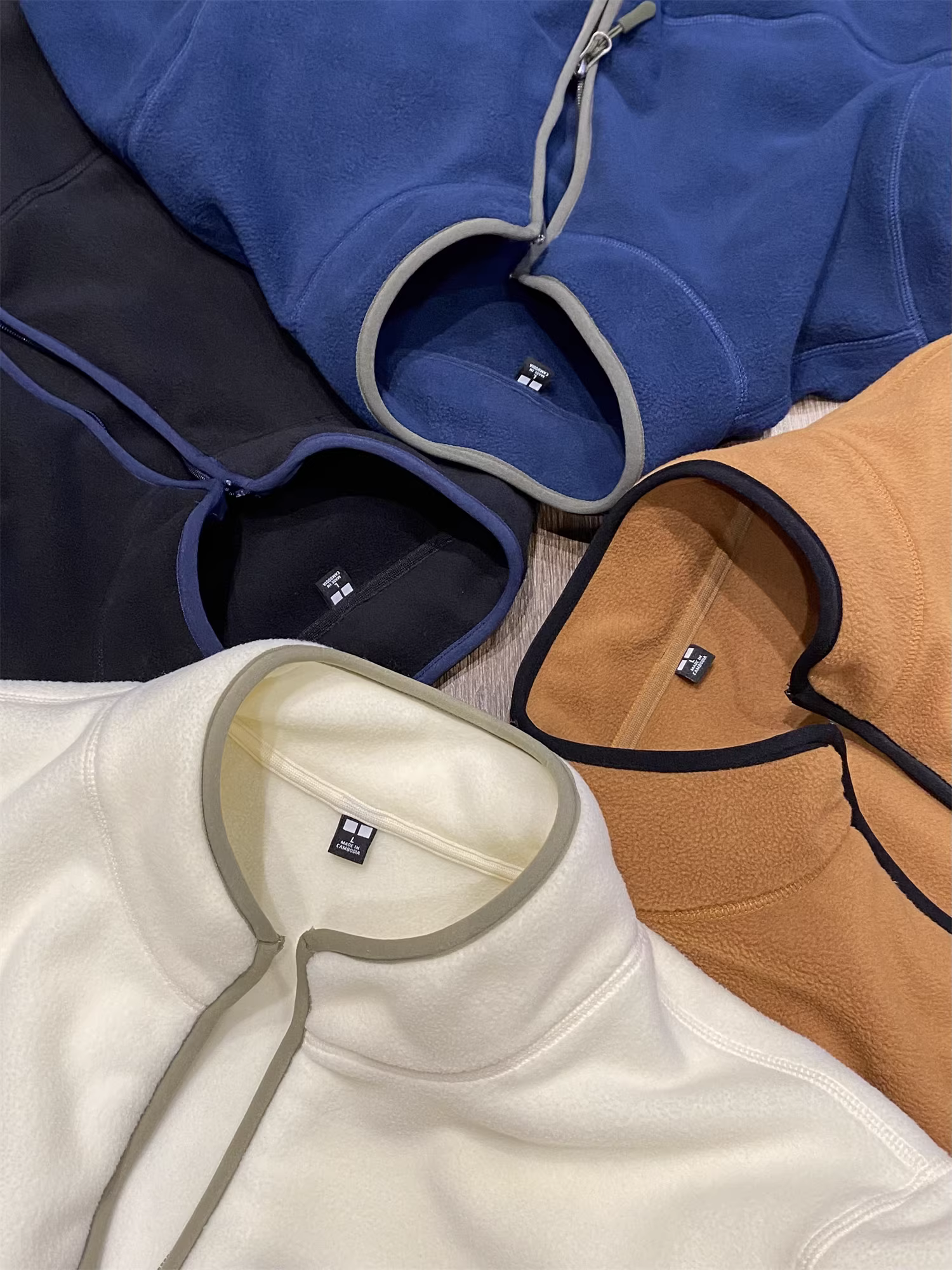 Đảo Don Quixote - Sản phẩm độc quyền! Áo len giữ nhiệt hai mặt! Áo len chui đầu nửa khóa kéo, kiểu dáng thường ngày dành cho nam và nữ.