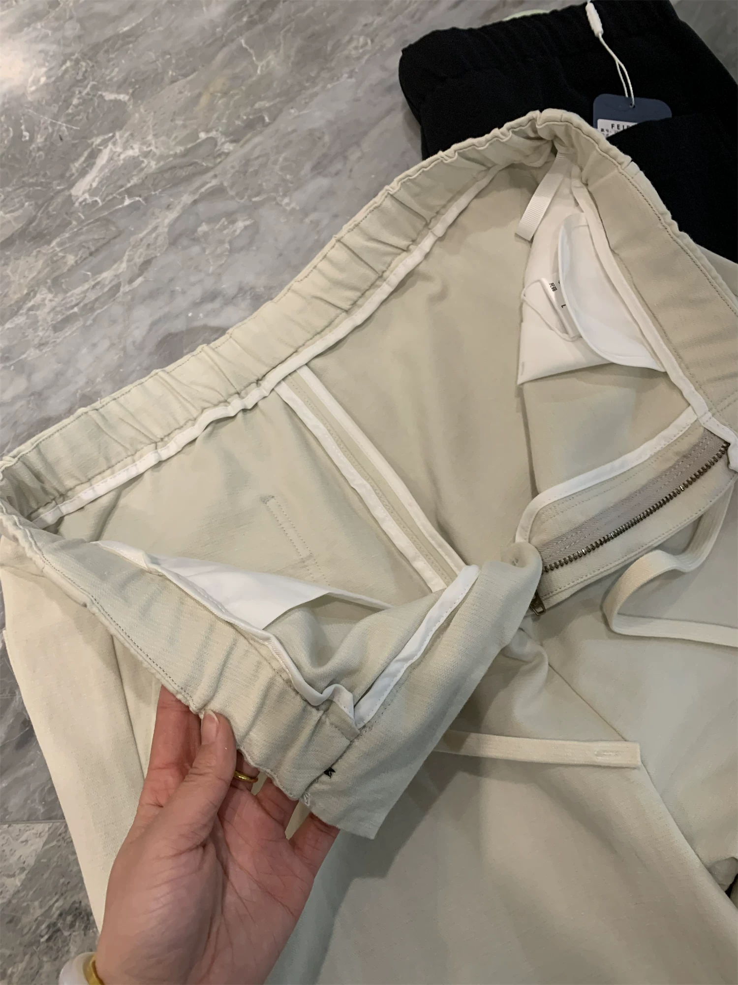 Vải lanh pha trộn được dệt thủ công Don Quixote! Xu hướng quần âu nam mới mùa xuân, nhẹ, thoáng khí, mềm mại và thân thiện với làn da.